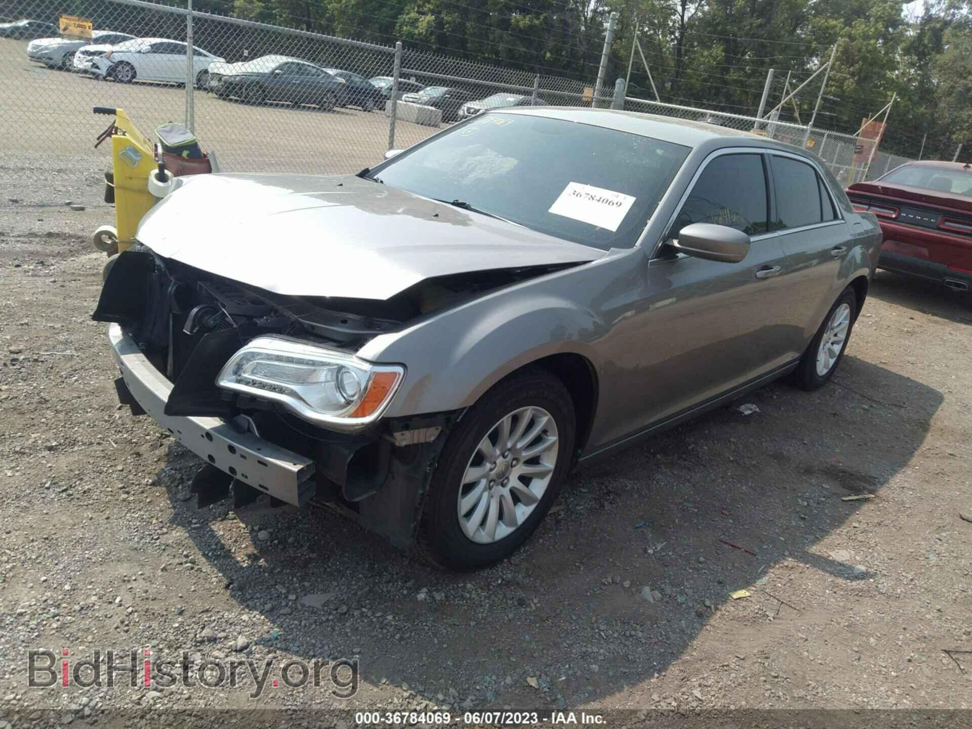 2014 CHRYSLER 300 - VIN: 2C3CCAAG8EH296785 - Фото 2