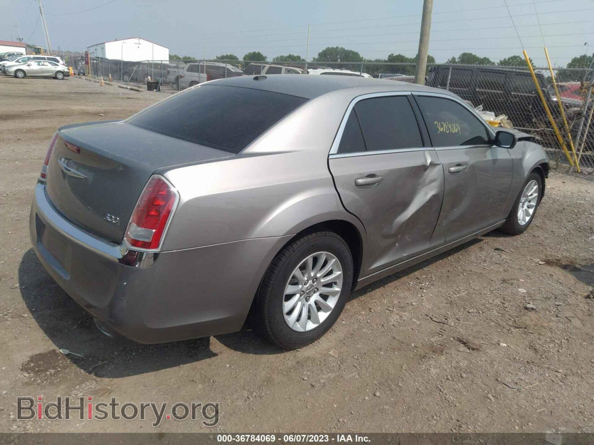 2014 CHRYSLER 300 - VIN: 2C3CCAAG8EH296785 - Фото 4