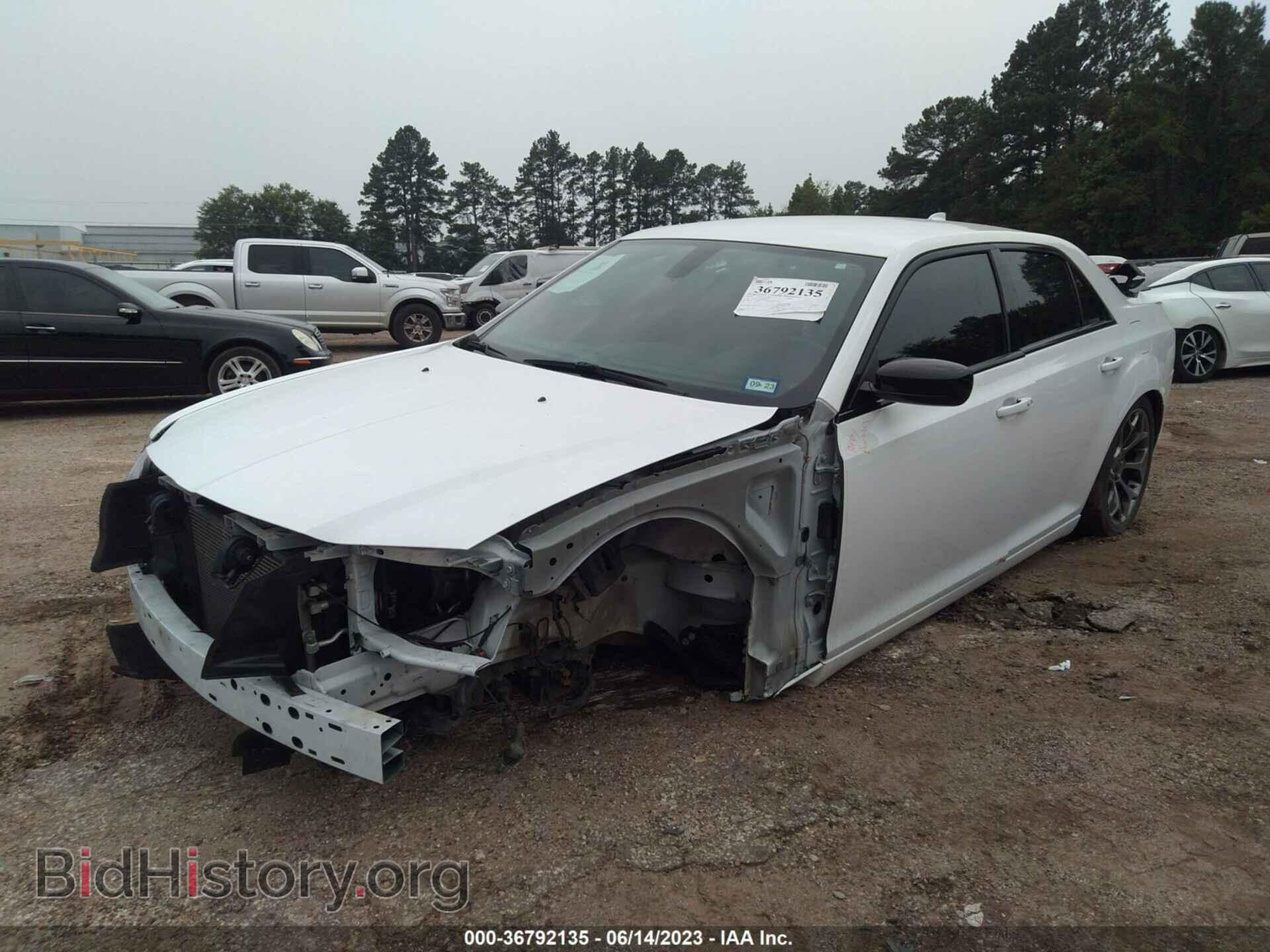 2018 CHRYSLER 300 - VIN: 2C3CCAAG0JH308308 - Фото 6