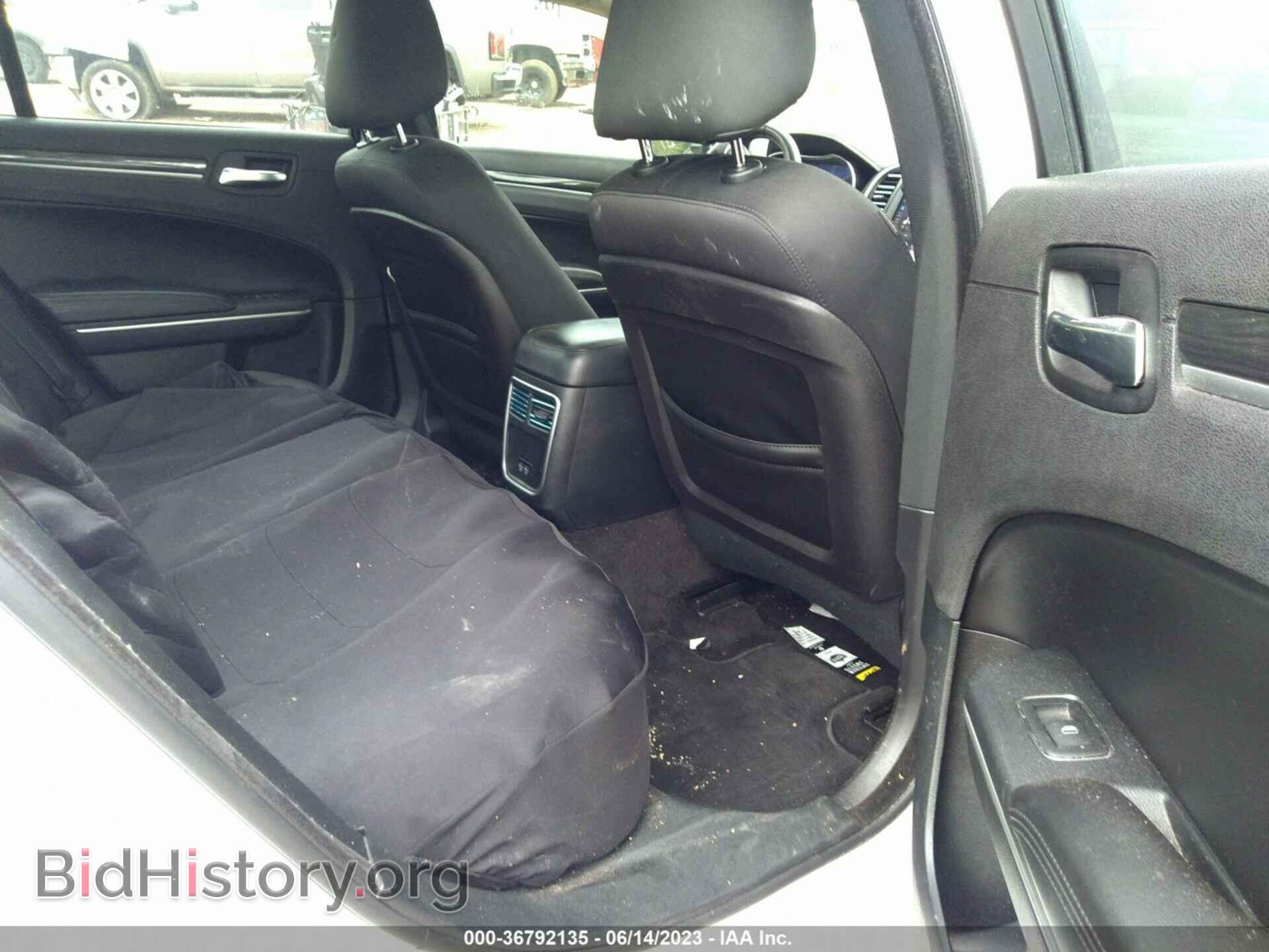2018 CHRYSLER 300 - VIN: 2C3CCAAG0JH308308 - Фото 8