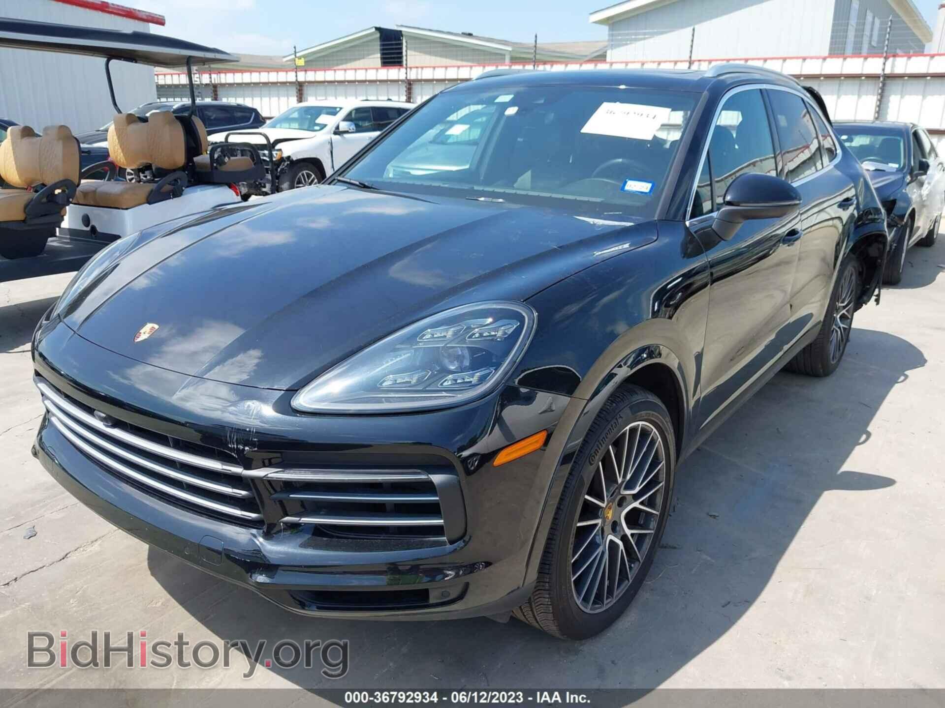 2020 PORSCHE CAYENNE - VIN: WP1AA2AY1LDA09142 - Photo 2