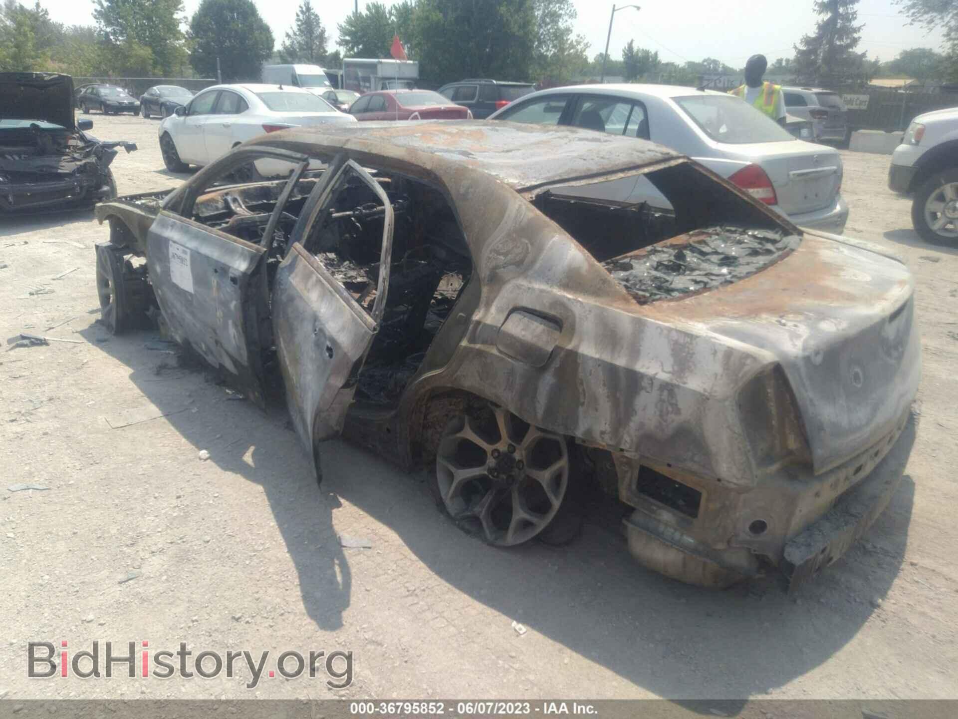2016 CHRYSLER 300 - VIN: 2C3CCABG4GH192263 - Фото 3