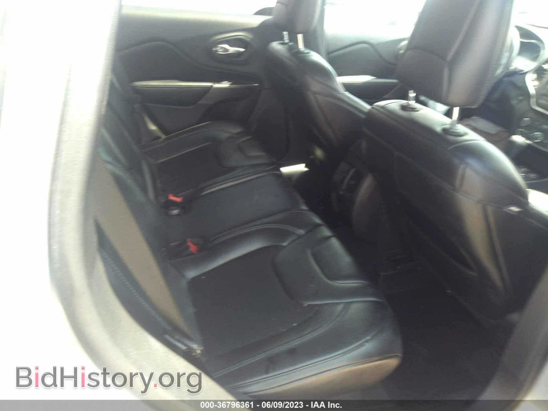 2019 JEEP CHEROKEE - VIN: 1C4PJLLB3KD318720 - Фото 8