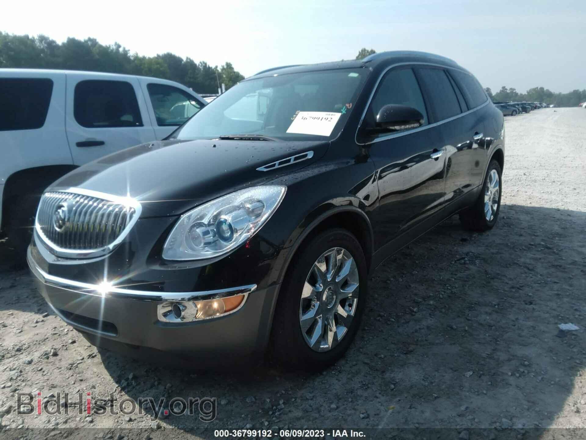 2011 BUICK ENCLAVE - VIN: 5GAKRCED1BJ134655 - Фото 2