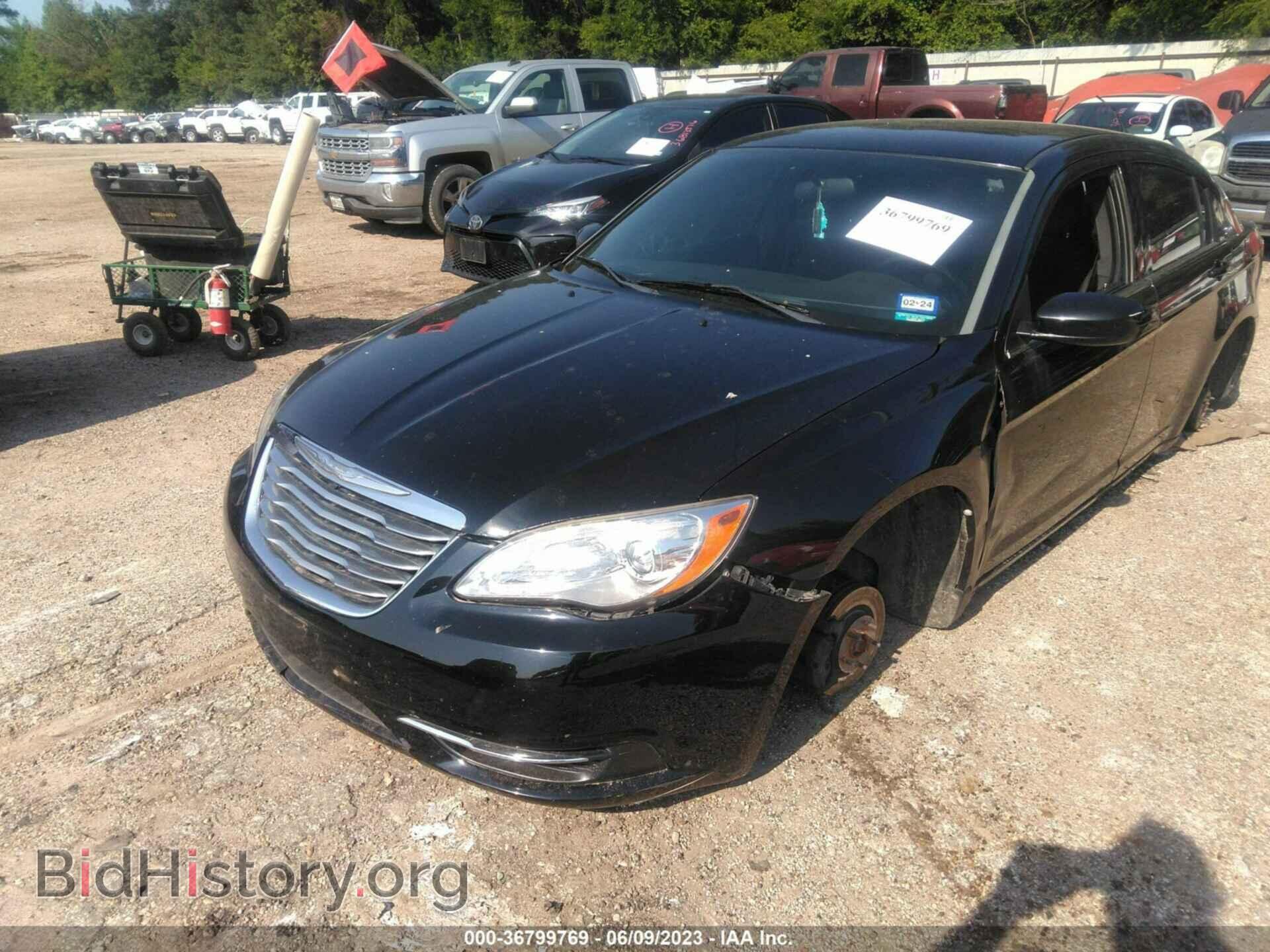 2011 CHRYSLER 200 - VIN: 1C3BC1FB1BN603208 - Photo 2