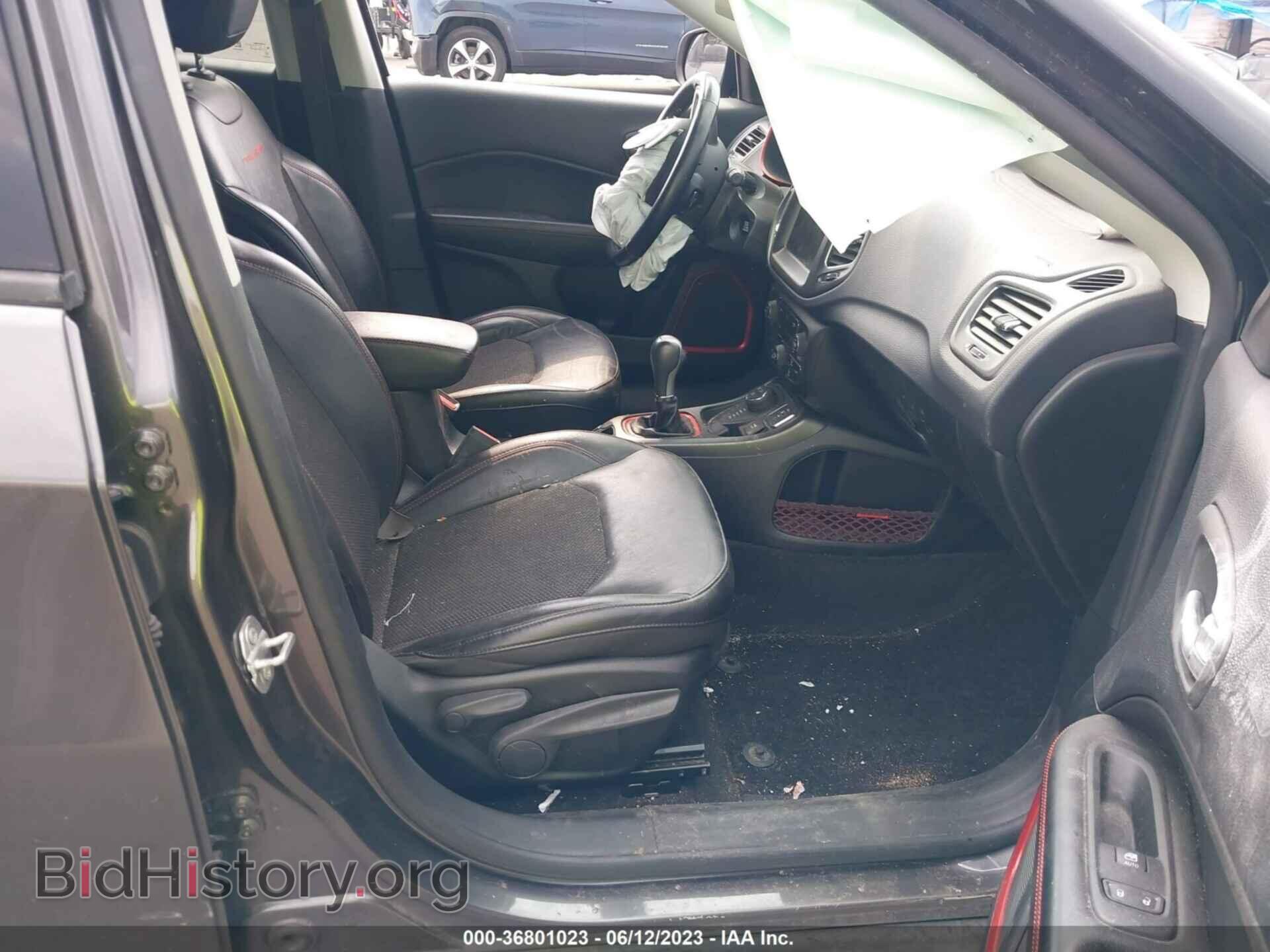 2019 JEEP COMPASS - VIN: 3C4NJDDB6KT849058 - Фото 5