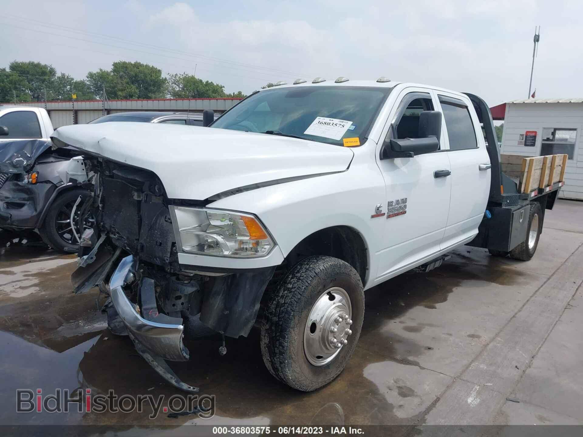 2018 RAM 3500 CHASSIS CAB - VIN: 3C7WRTCL2JG188592 - Photo 2