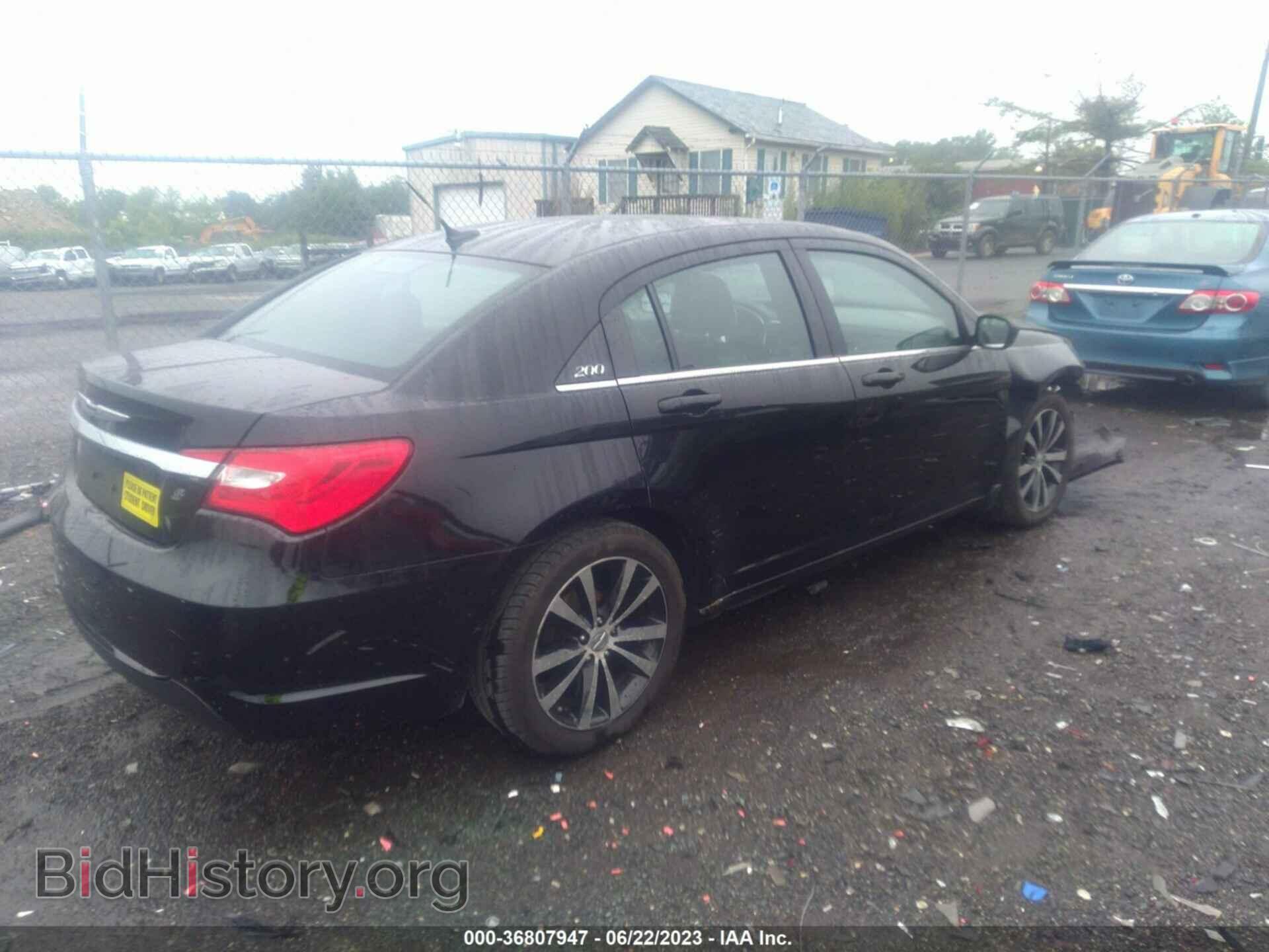 2013 CHRYSLER 200 - VIN: 1C3CCBCG2DN553111 - Фото 4