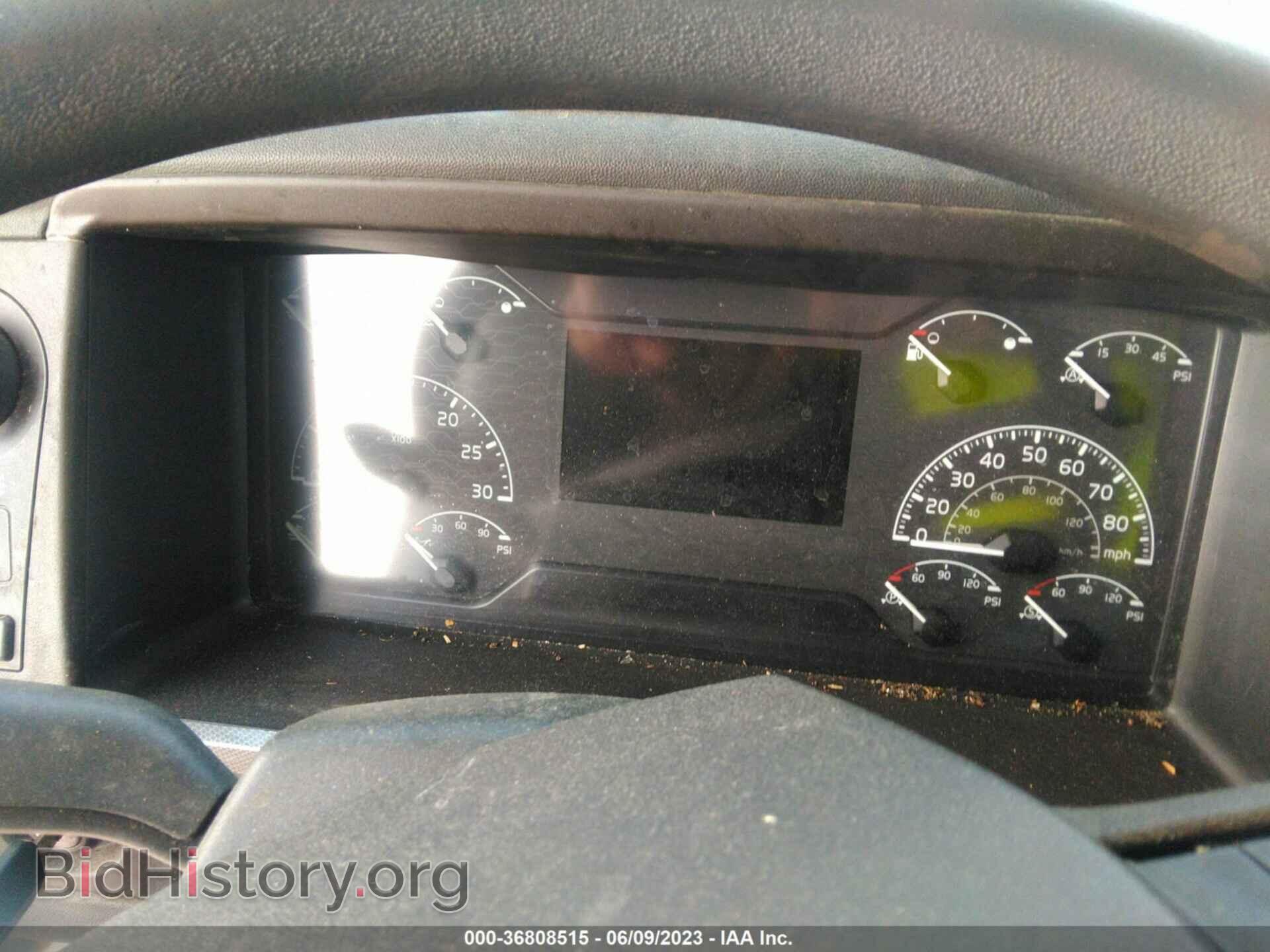 2020 VOLVO VNR - VIN: 4V4WC9EG3LN250016 - Photo 6