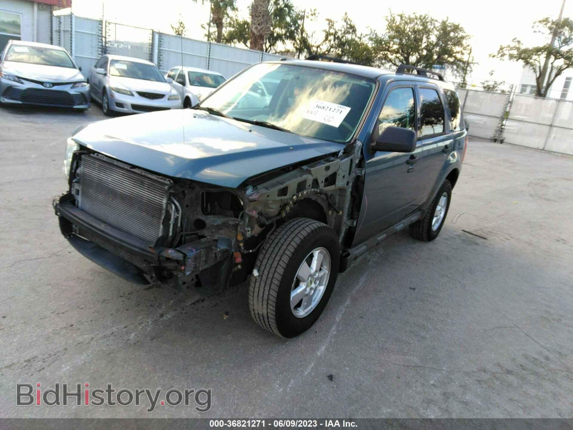 2011 FORD ESCAPE - VIN: 1FMCU0D73BKA19699 - Фото 2