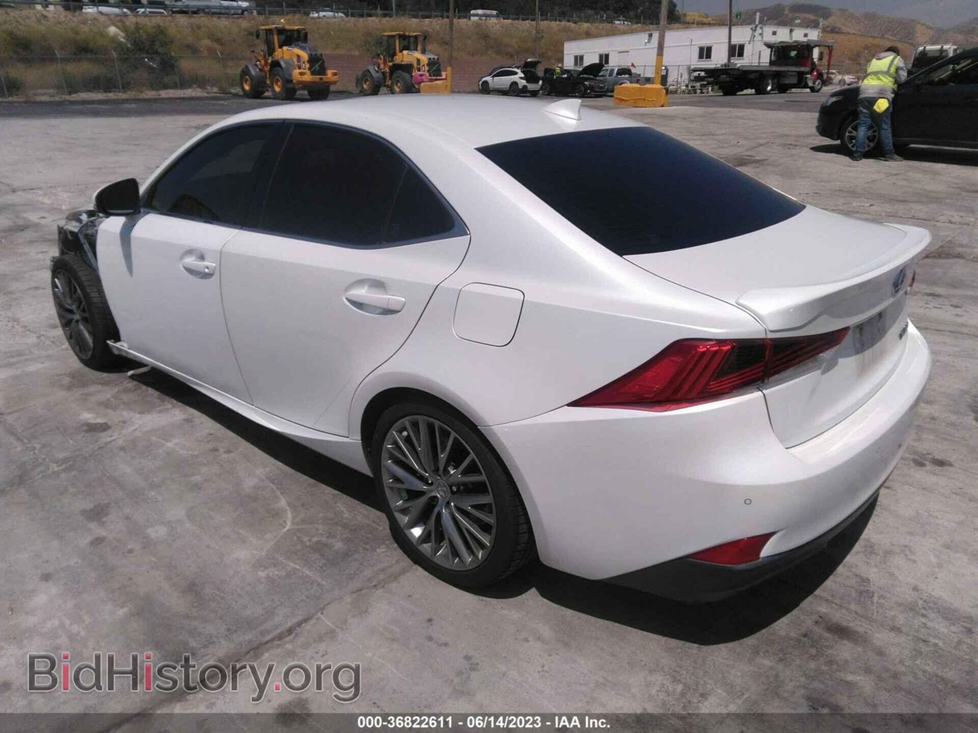 2018 LEXUS IS - VIN: JTHBA1D24J5076170 - Фото 3