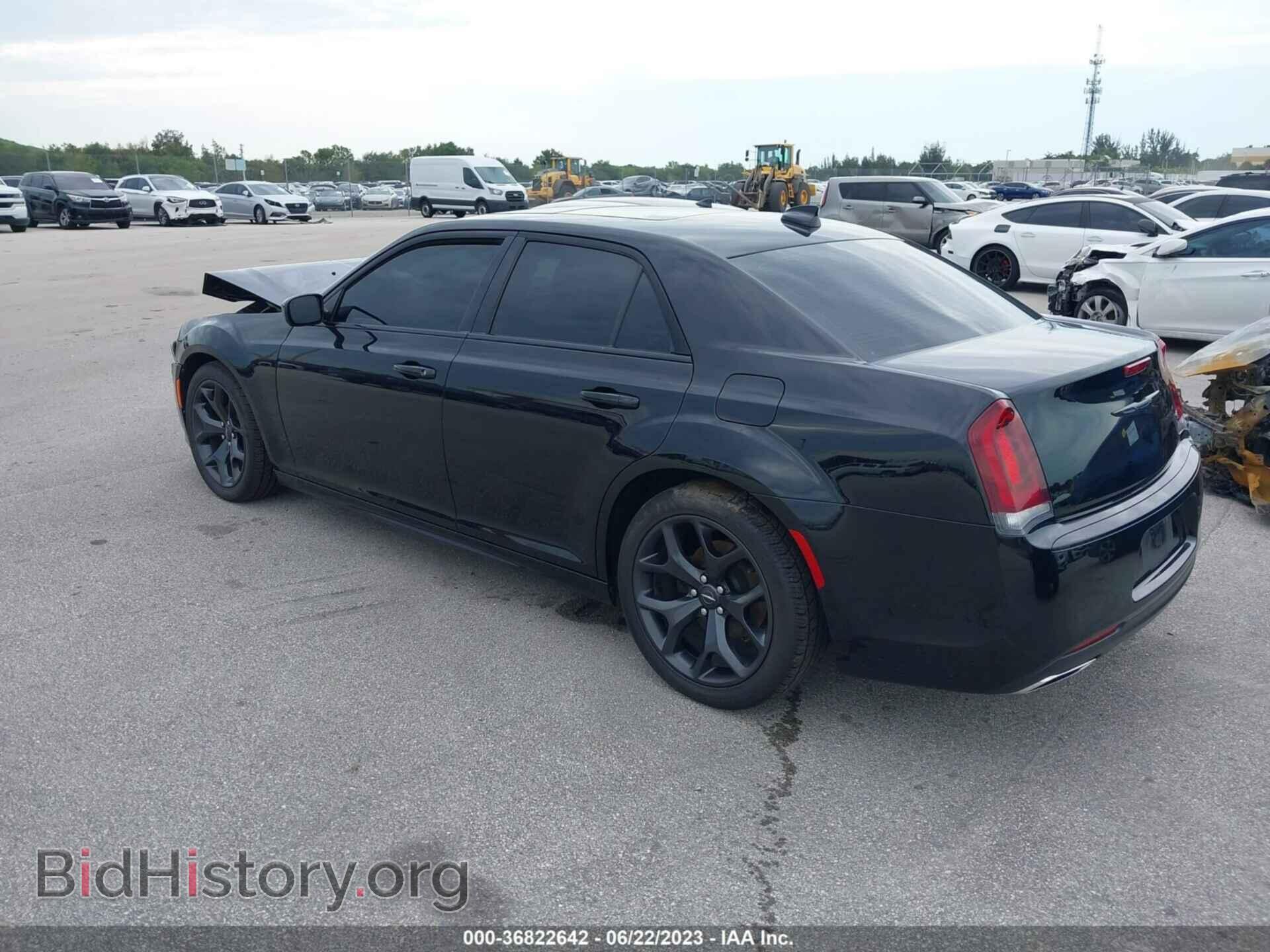 2020 CHRYSLER 300 - VIN: 2C3CCAAG2LH225319 - Фото 3