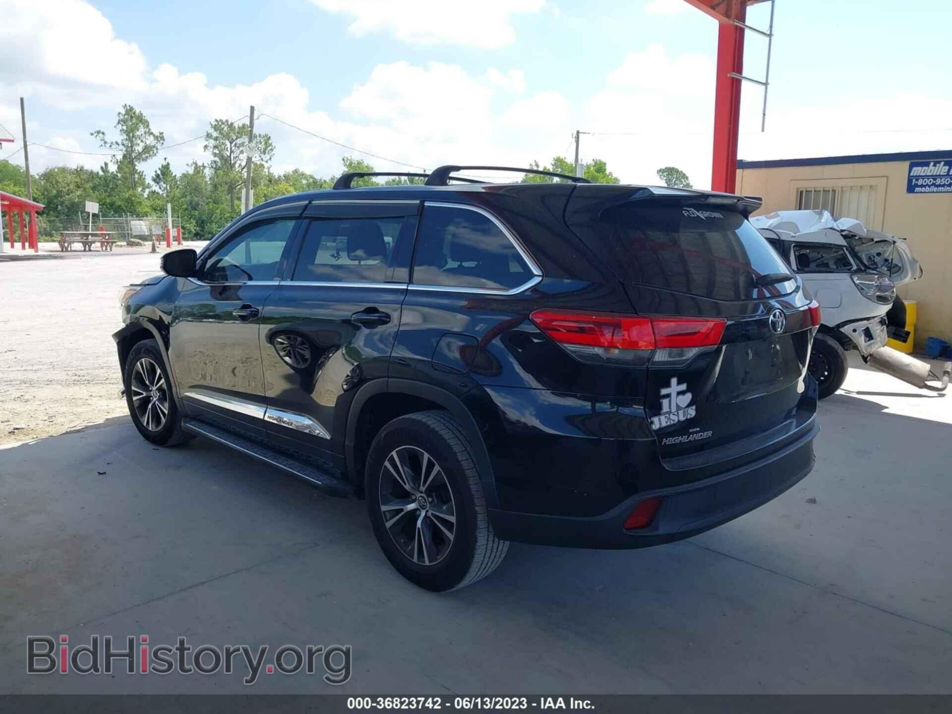 2018 TOYOTA HIGHLANDER - VIN: 5TDZZRFH8JS257985 - Фото 3