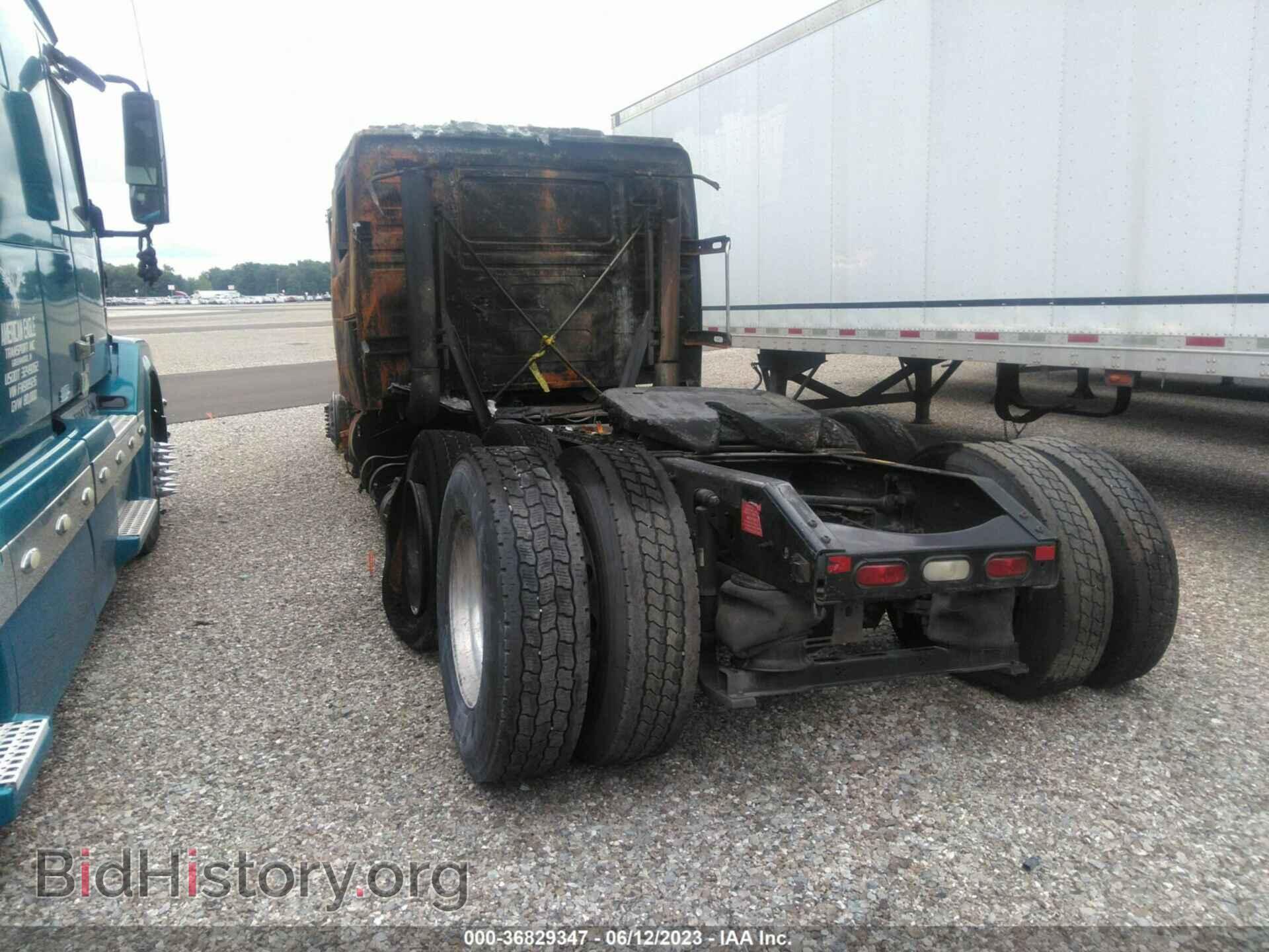 2013 VOLVO VN - VIN: 4V4NC9EH6DN553488 - Фото 4