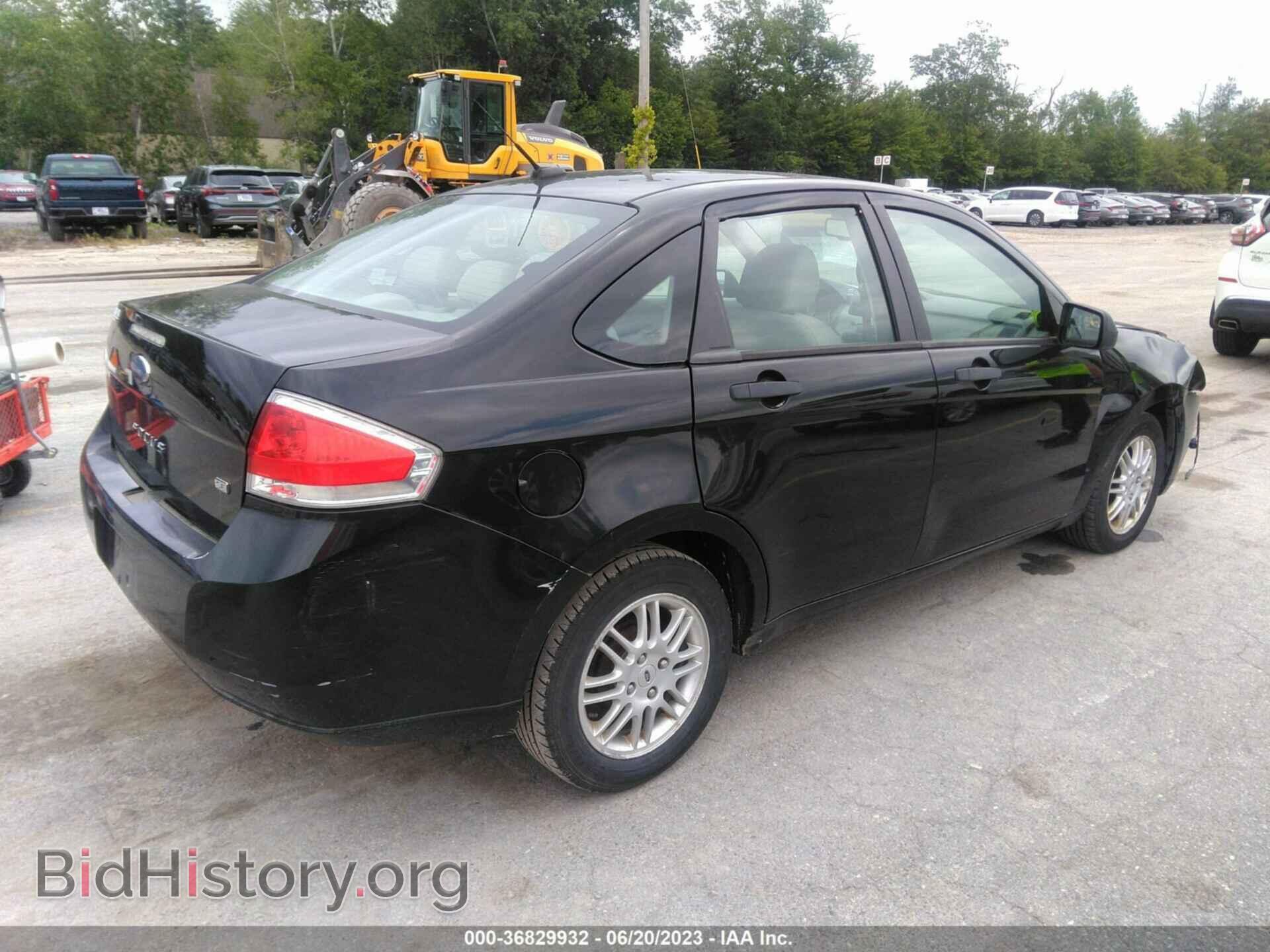 2011 FORD FOCUS - VIN: 1FAHP3FN1BW156685 - Photo 4