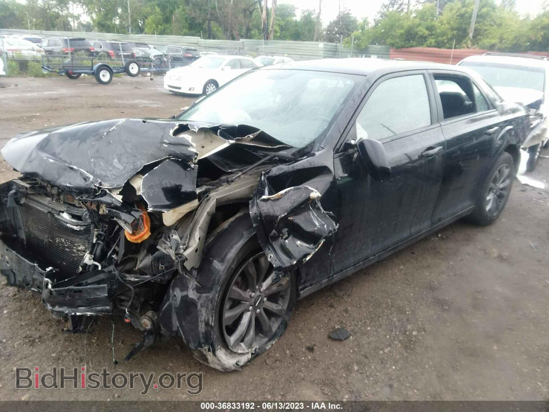 2014 CHRYSLER 300 - VIN: 2C3CCAGTXEH331895 - Фото 2