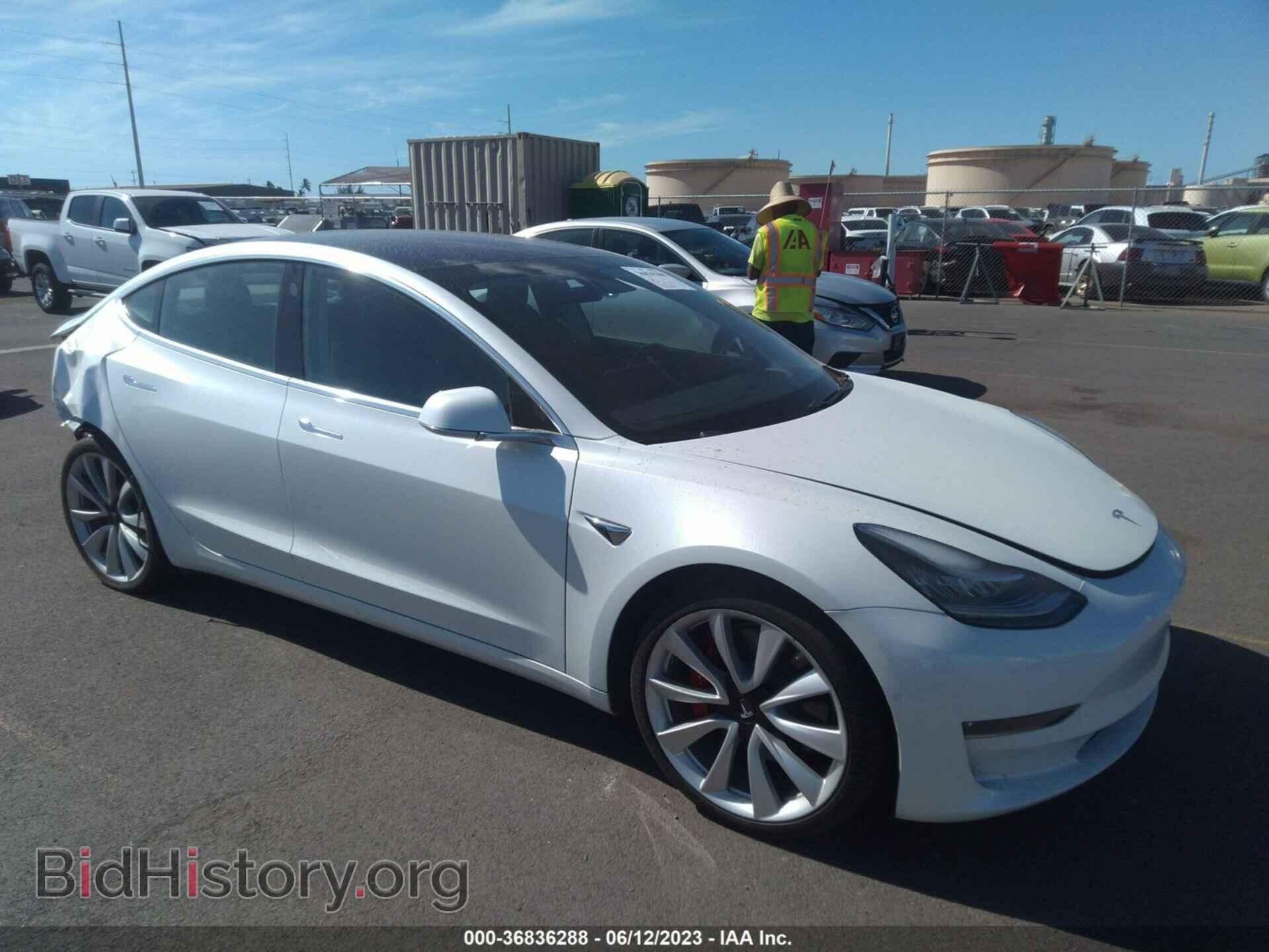 Фотография 5YJ3E1EB2JF083822 - TESLA MODEL 3 2018