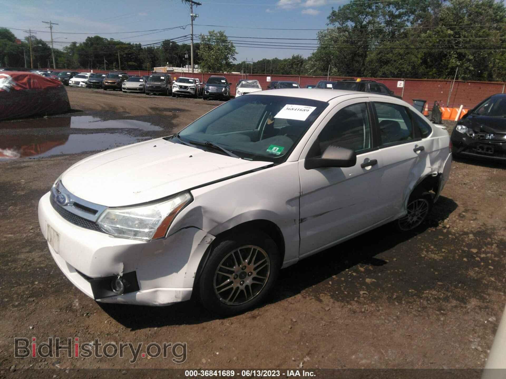 2011 FORD FOCUS - VIN: 1FAHP3FN1BW112217 - Фото 2