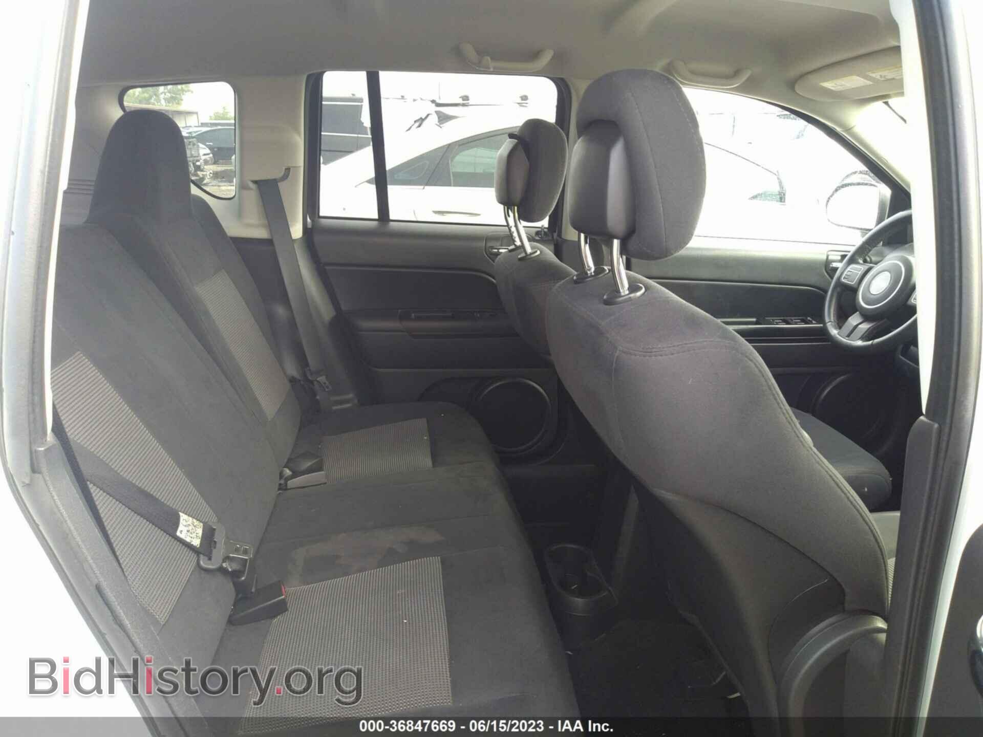 2011 JEEP COMPASS - VIN: 1J4NT1FA6BD203614 - Photo 8