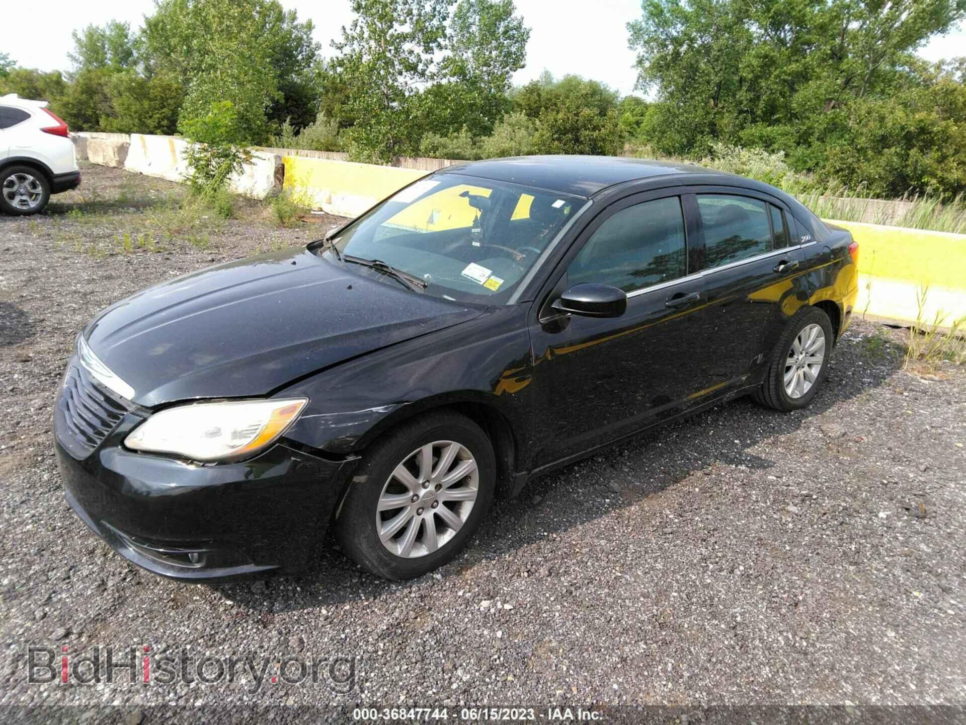 2014 CHRYSLER 200 - VIN: 1C3CCBBG0EN106344 - Фото 2