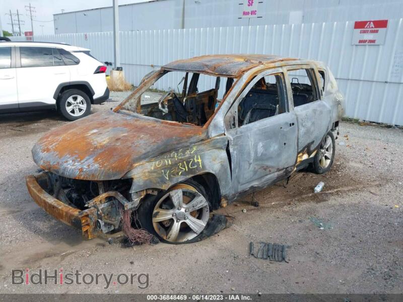 2012 Jeep COMPASS (VIN 1C4NJDBB7CD583124) — фото 2 из 11