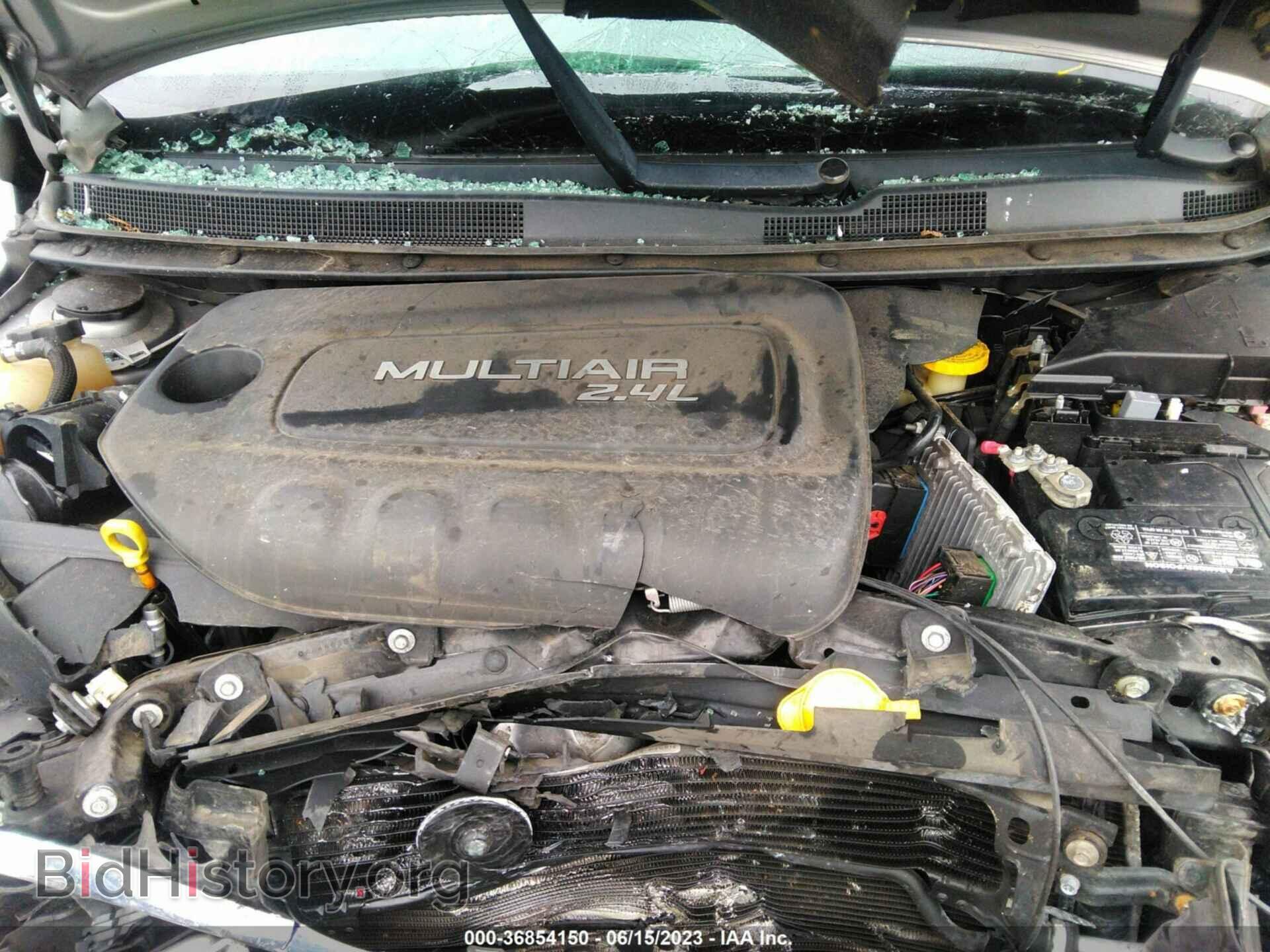 2016 CHRYSLER 200 - VIN: 1C3CCCAB7GN116819 - Фото 10