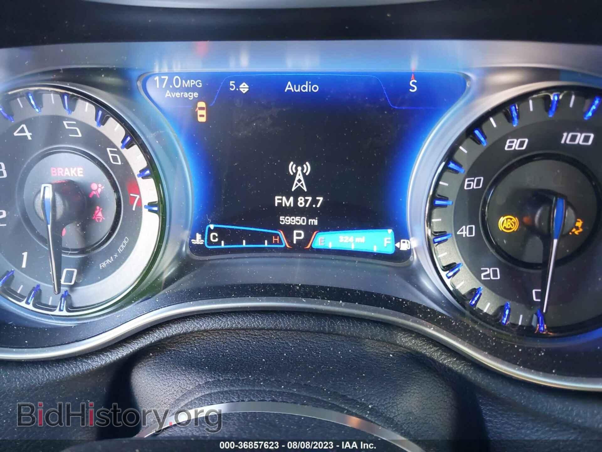 2019 CHRYSLER 300 - VIN: 2C3CCABG4KH637285 - Фото 7