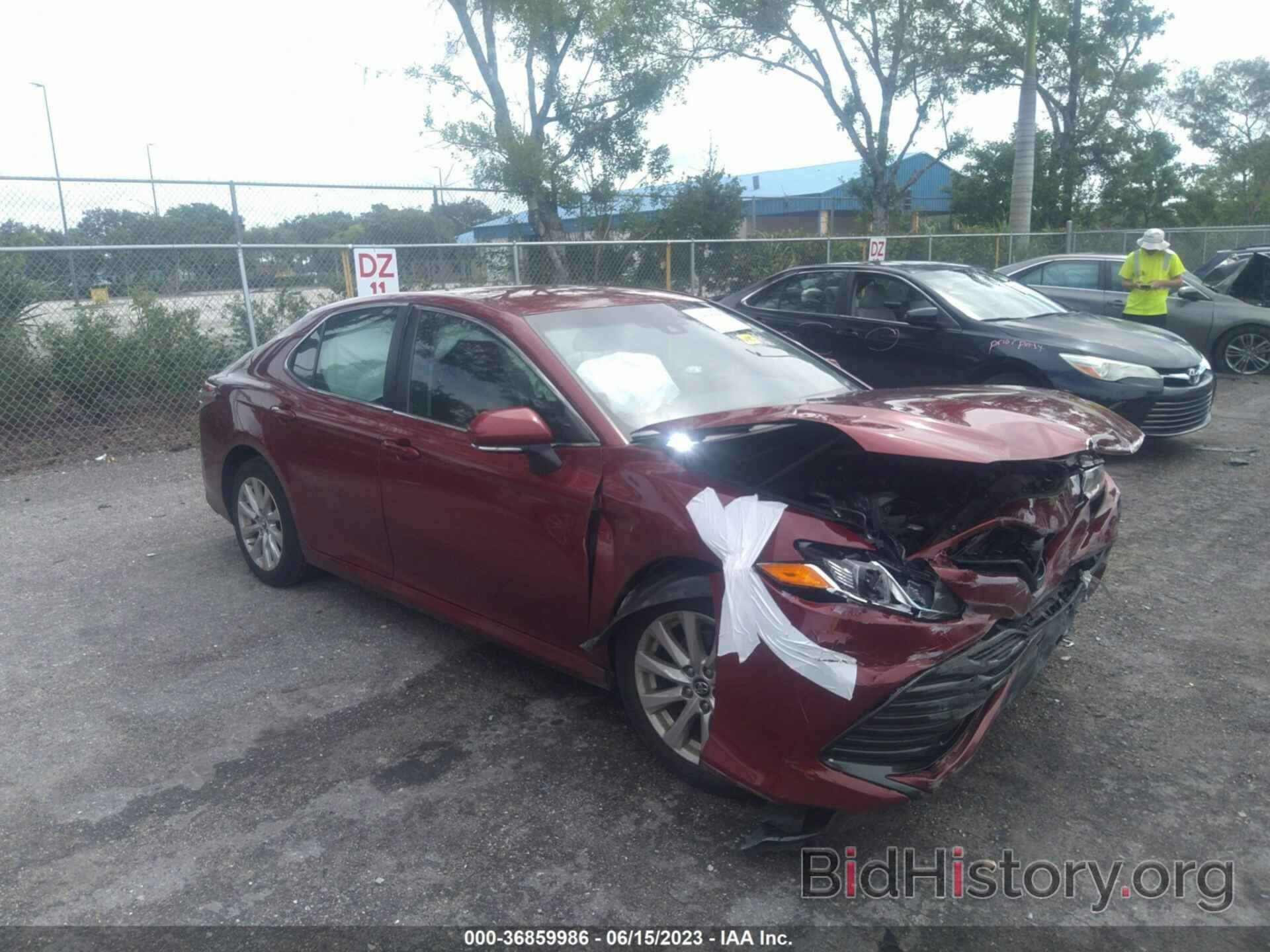 Photo 4T1B11HK4JU508365 - TOYOTA CAMRY 2018