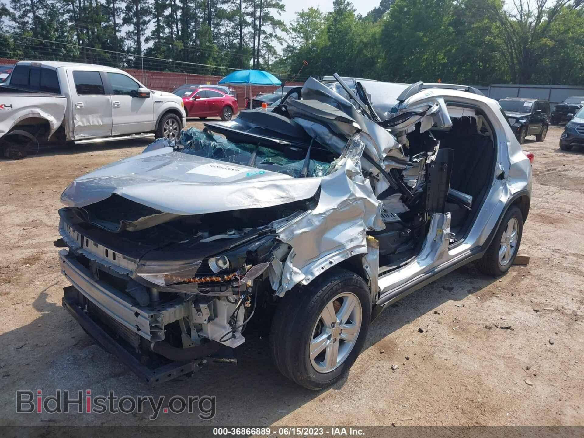 2017 CHEVROLET TRAX - VIN: 3GNCJLSB4HL195570 - Фото 2