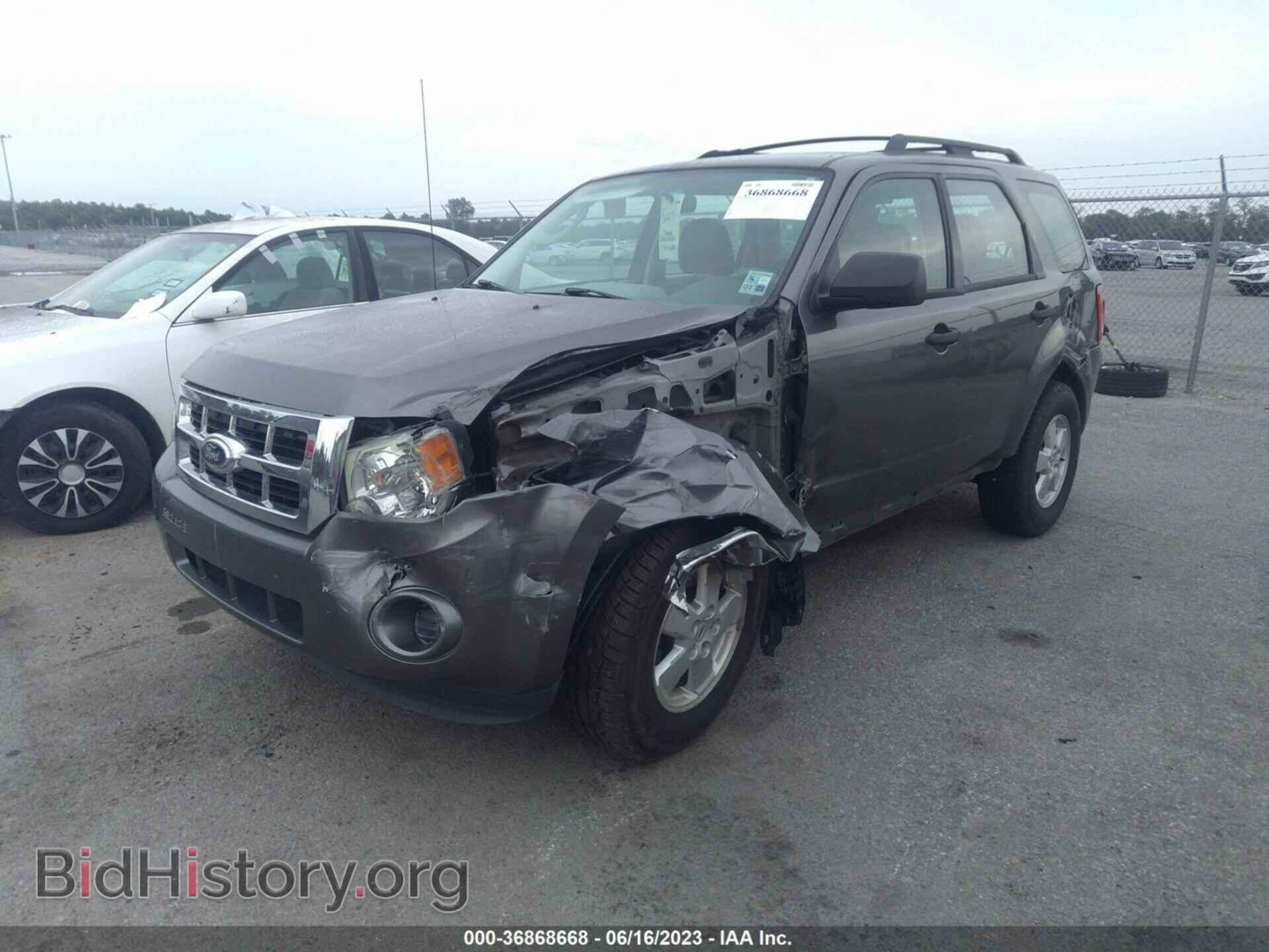 2010 FORD ESCAPE - VIN: 1FMCU0C79AKD24687 - Фото 2