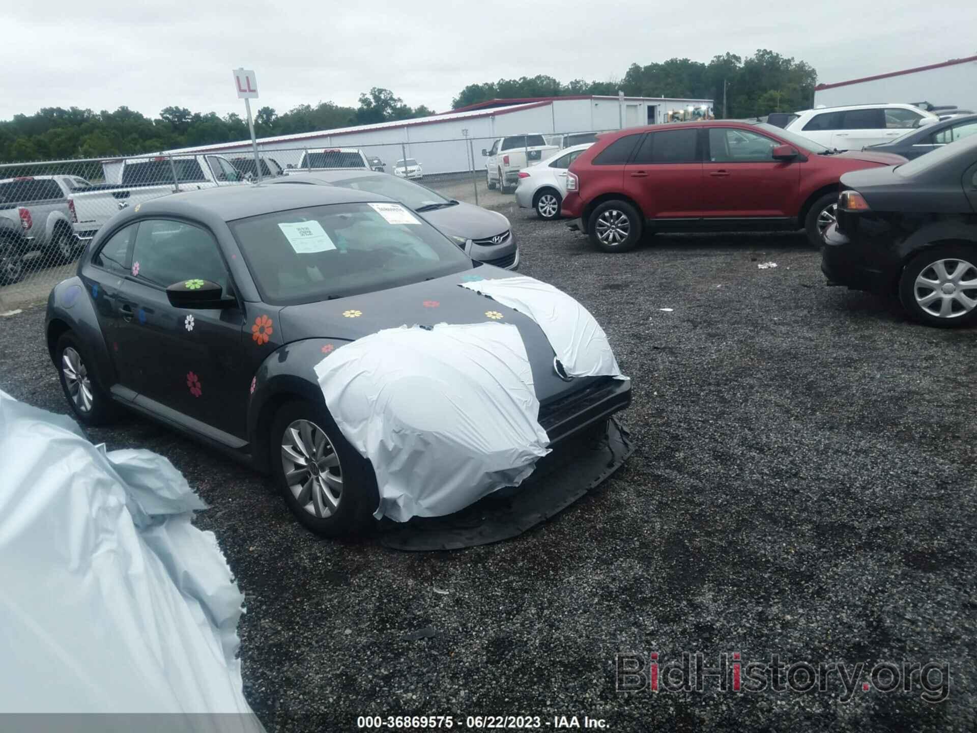 Photo 3VWFP7AT2EM621460 - VOLKSWAGEN BEETLE COUPE 2014