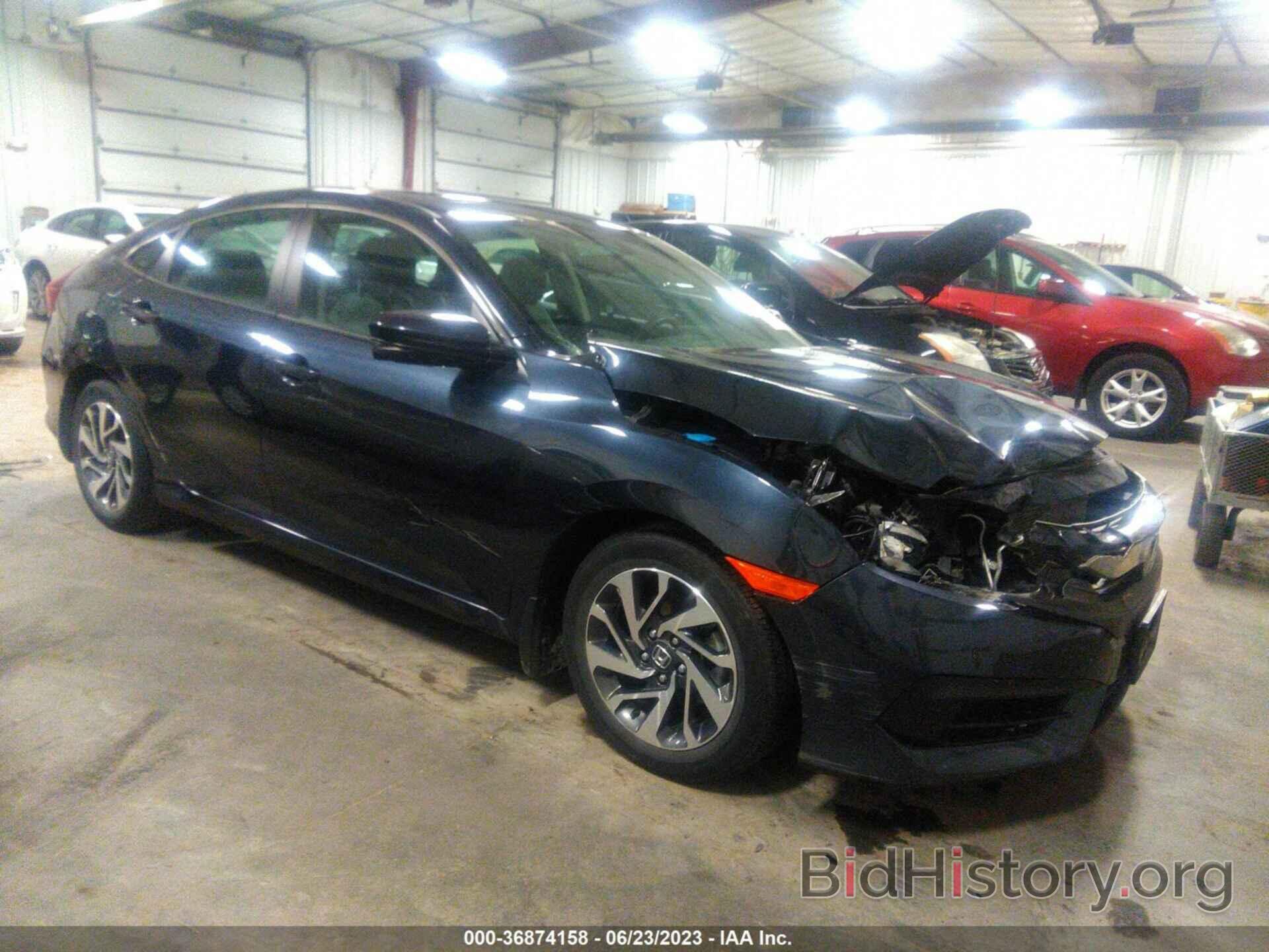 Photo 19XFC2F72JE011754 - HONDA CIVIC SEDAN 2018