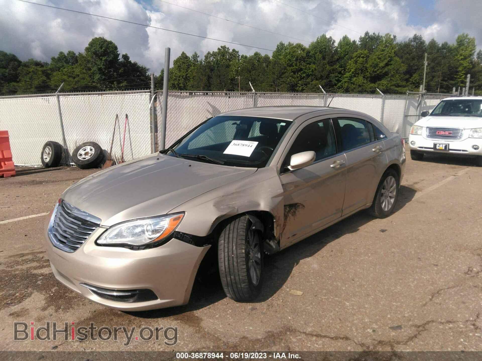 2014 CHRYSLER 200 - VIN: 1C3CCBBGXEN105914 - Фото 2