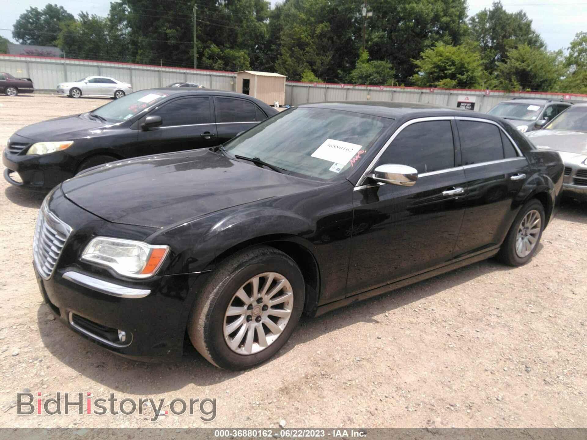 2012 CHRYSLER 300 - VIN: 2C3CCACG5CH136390 - Photo 2