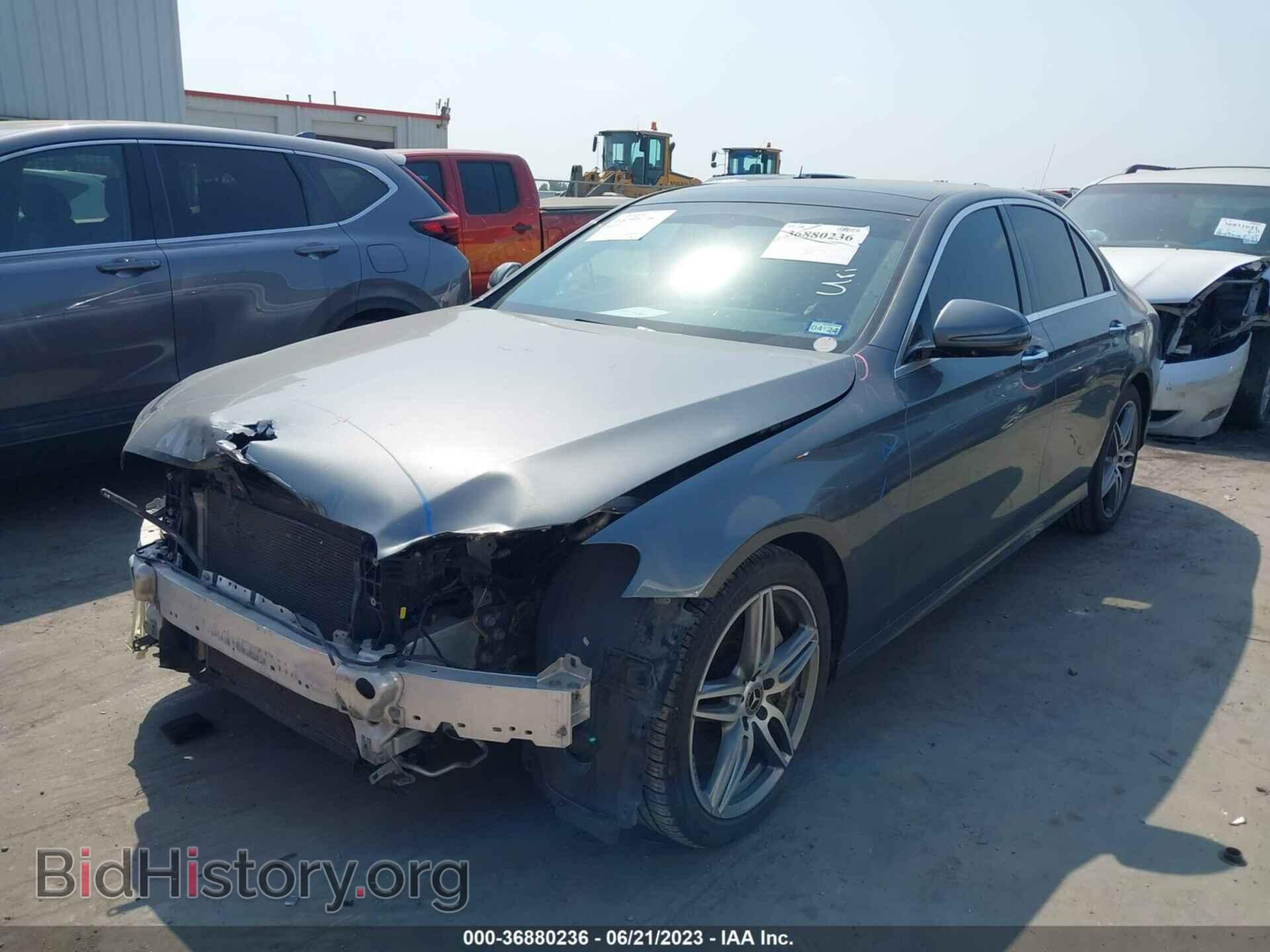 2018 MERCEDES-BENZ E-CLASS - VIN: WDDZF6GB9JA378111 - Фото 2