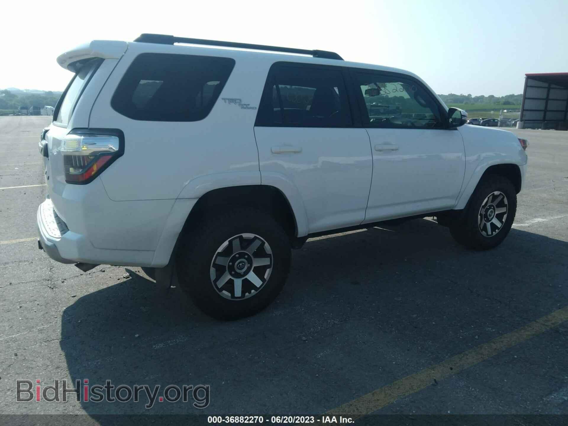 2019 TOYOTA 4RUNNER - VIN: JTEBU5JR1K5661948 - Фото 4