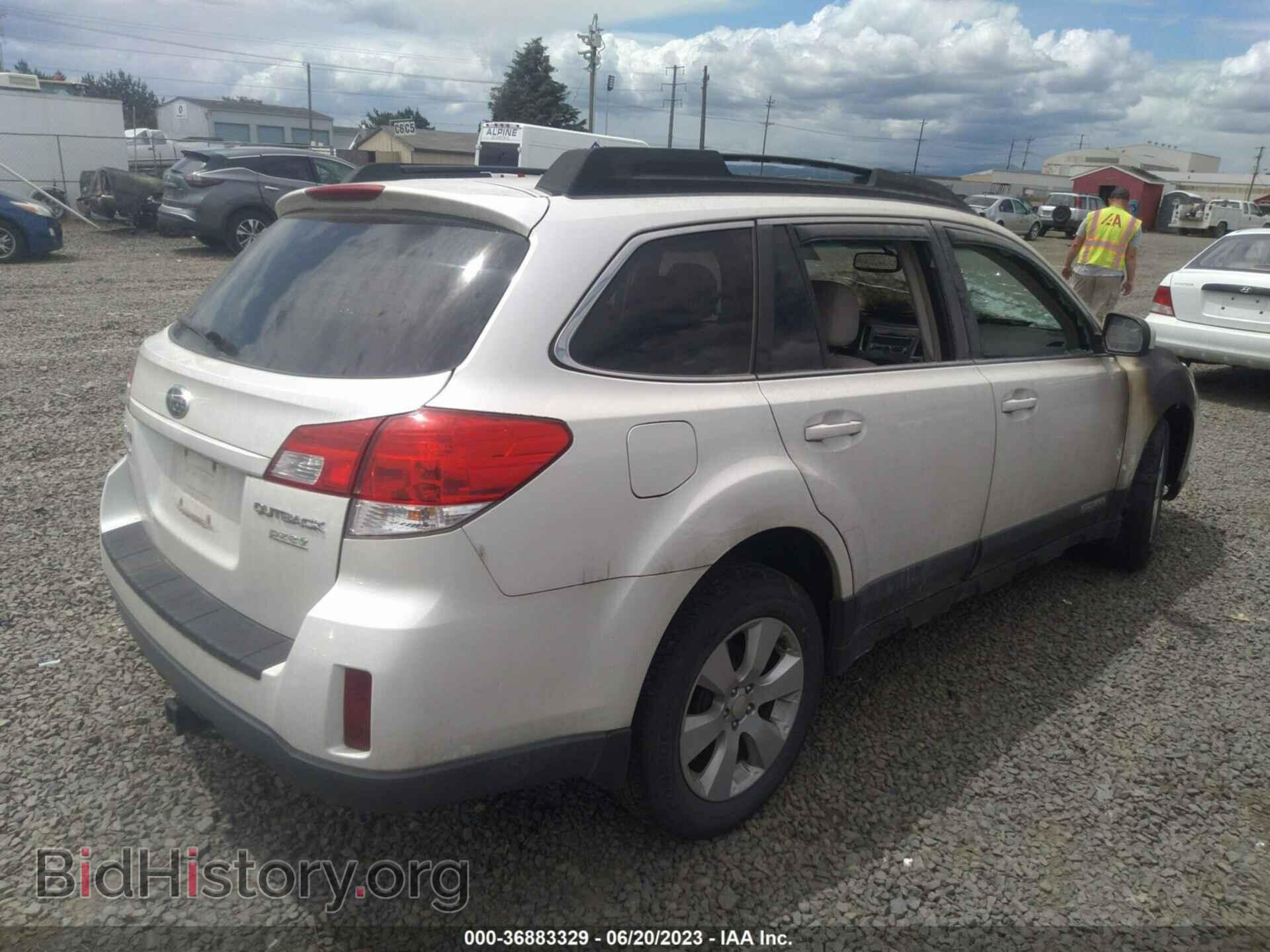 2011 SUBARU OUTBACK - VIN: 4S4BRBCC1B3384903 - Фото 4