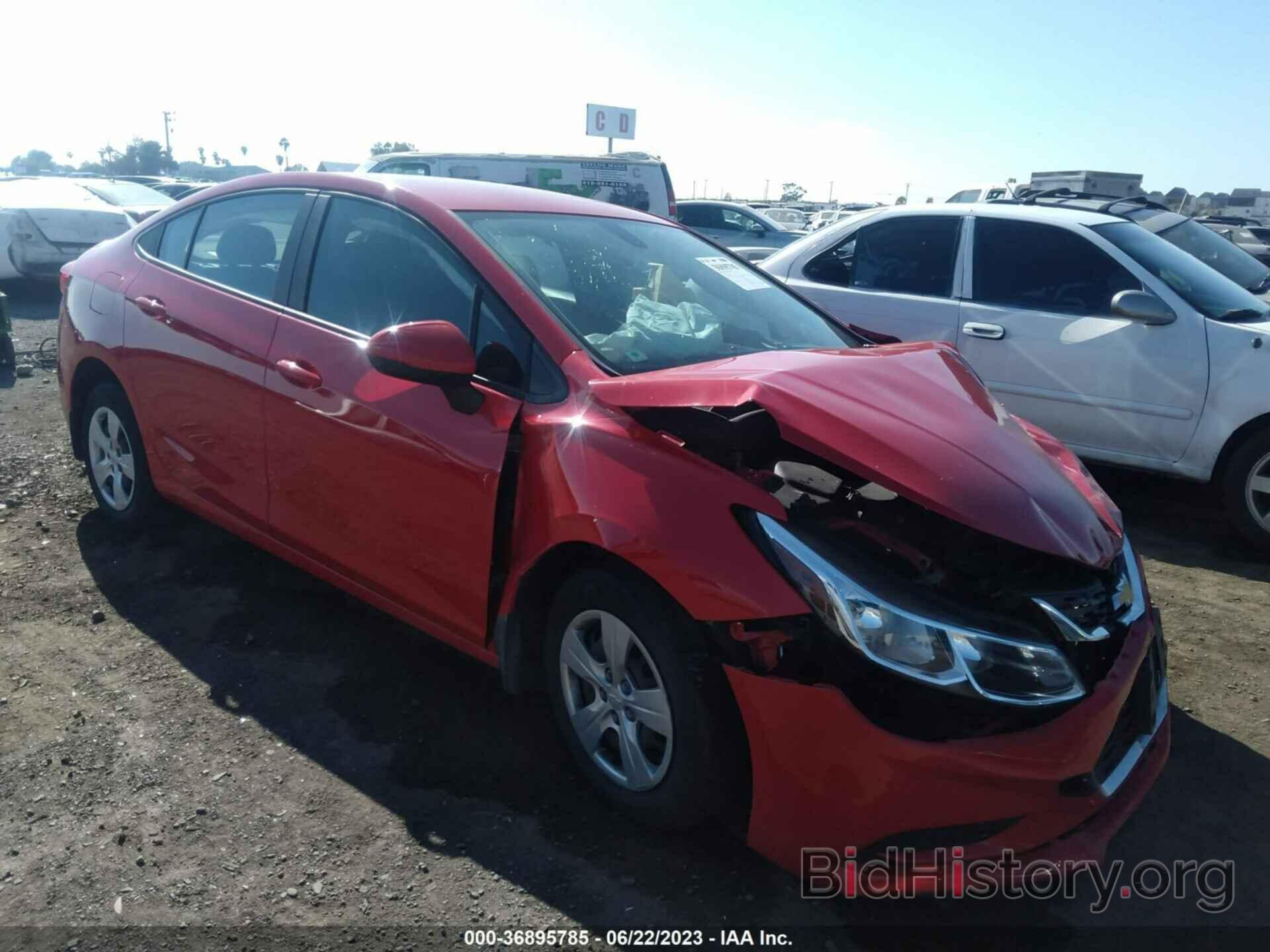 Photo 1G1BC5SM8J7173313 - CHEVROLET CRUZE 2018