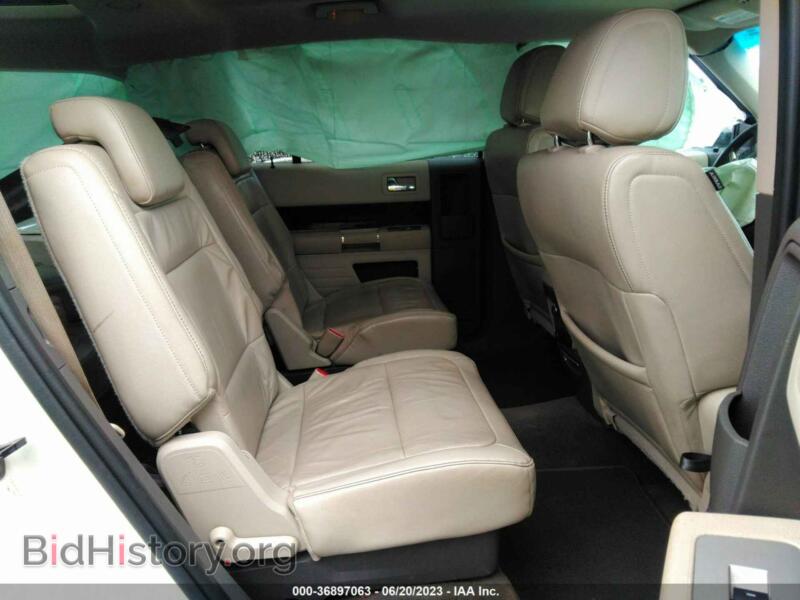 2011 Ford FLEX (VIN 2FMGK5CC9BBD10740) — photo 8 of 11