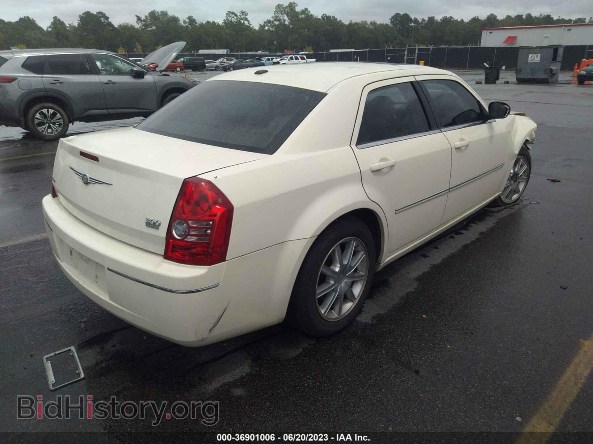2009 CHRYSLER 300 - VIN: 2C3LK53VX9H578924 - Фото 4