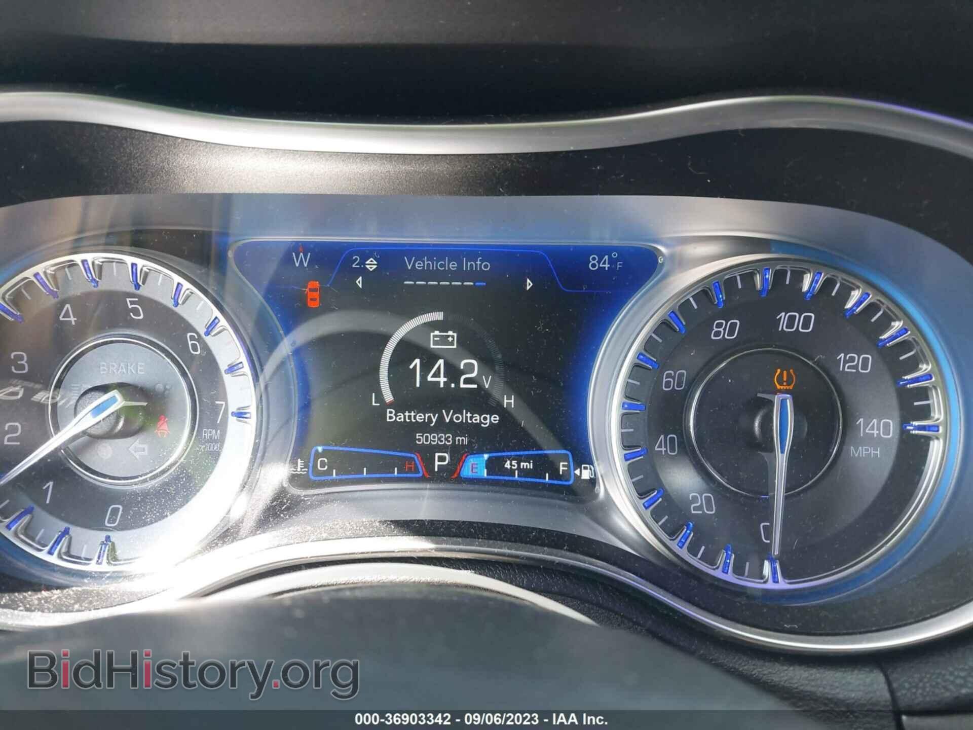 2019 CHRYSLER 300 - VIN: 2C3CCAAG6KH722887 - Фото 7