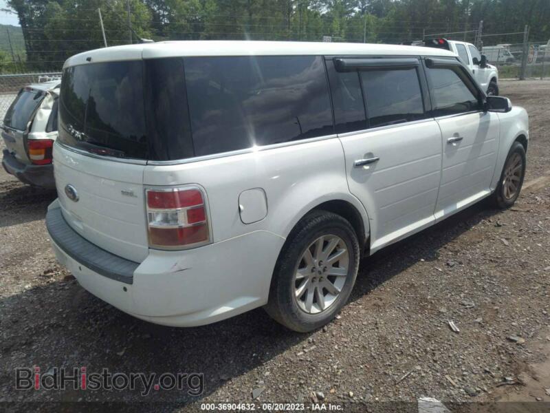2011 Ford FLEX (VIN 2FMGK5CC2BBD17884) — фото 4 из 11