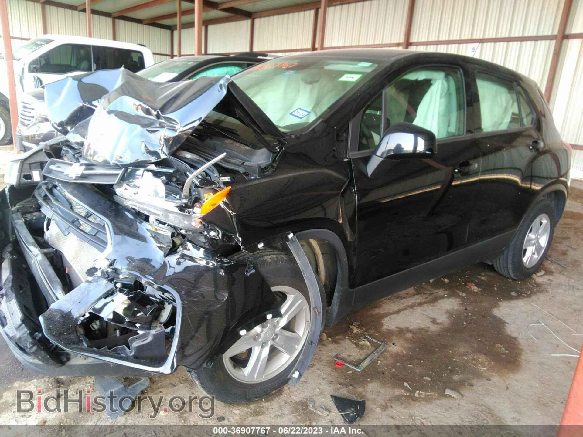2019 CHEVROLET TRAX - VIN: 3GNCJKSBXKL296808 - Фото 2