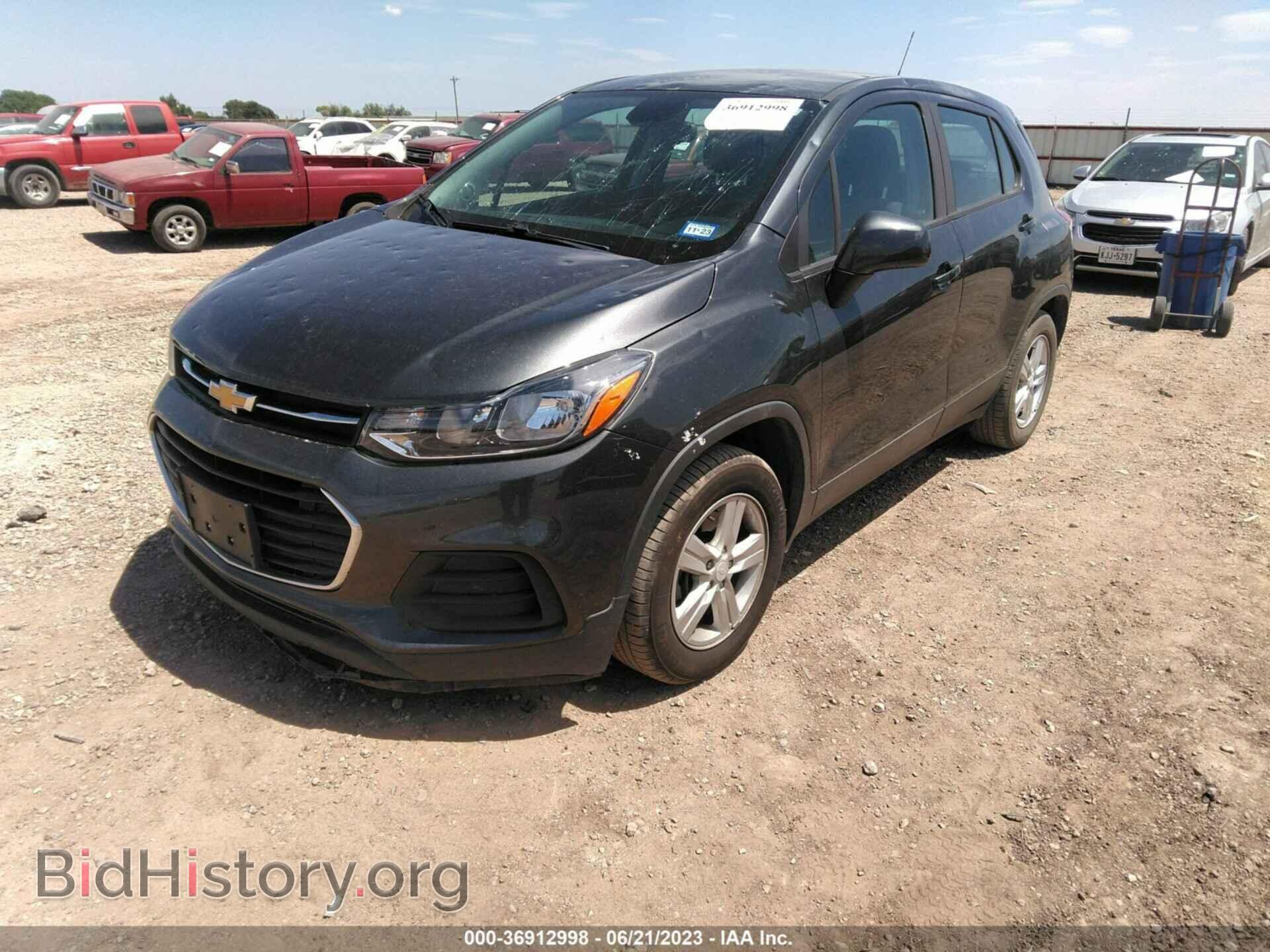 2020 CHEVROLET TRAX - VIN: 3GNCJKSB0LL166005 - Фото 2