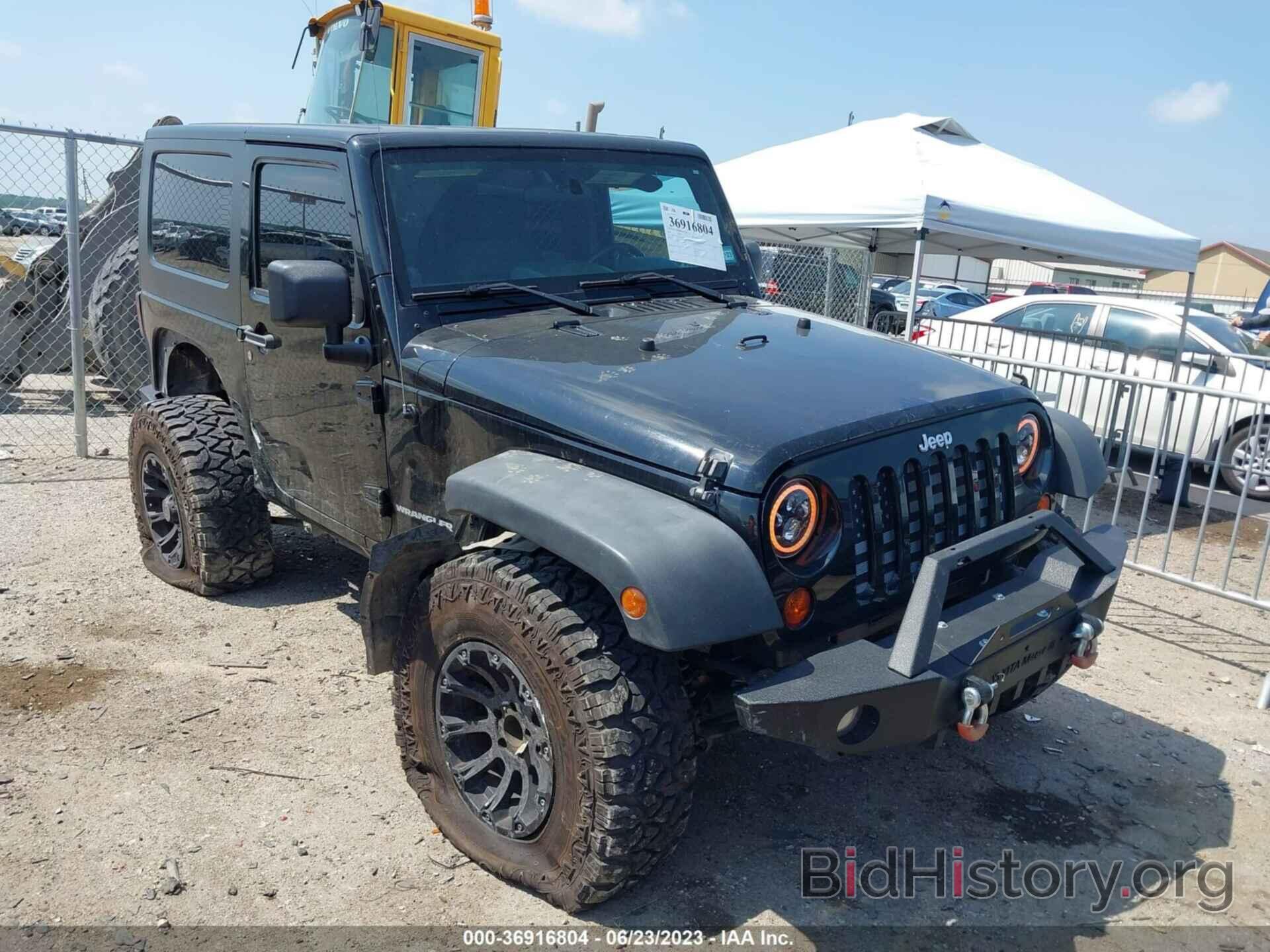 Photo 1J4AA2D11AL183192 - JEEP WRANGLER 2010