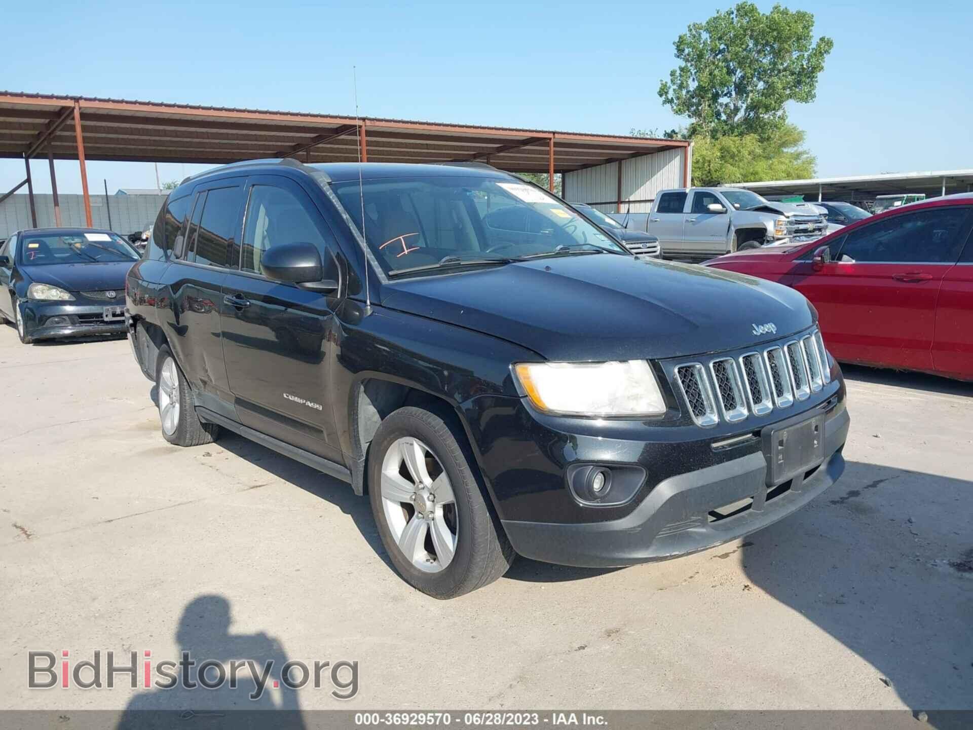 Photo 1J4NT1FA2BD224945 - JEEP COMPASS 2011