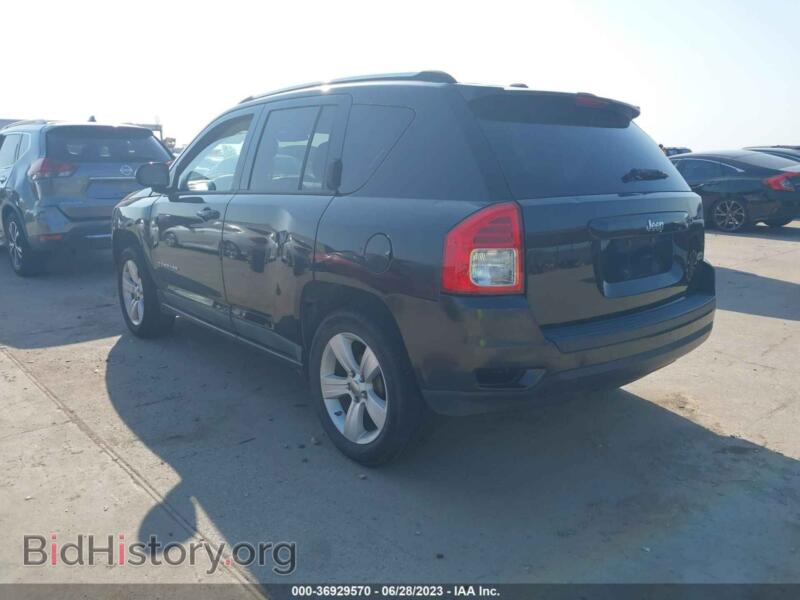 2011 Jeep COMPASS (VIN 1J4NT1FA2BD224945) — photo 3 of 17