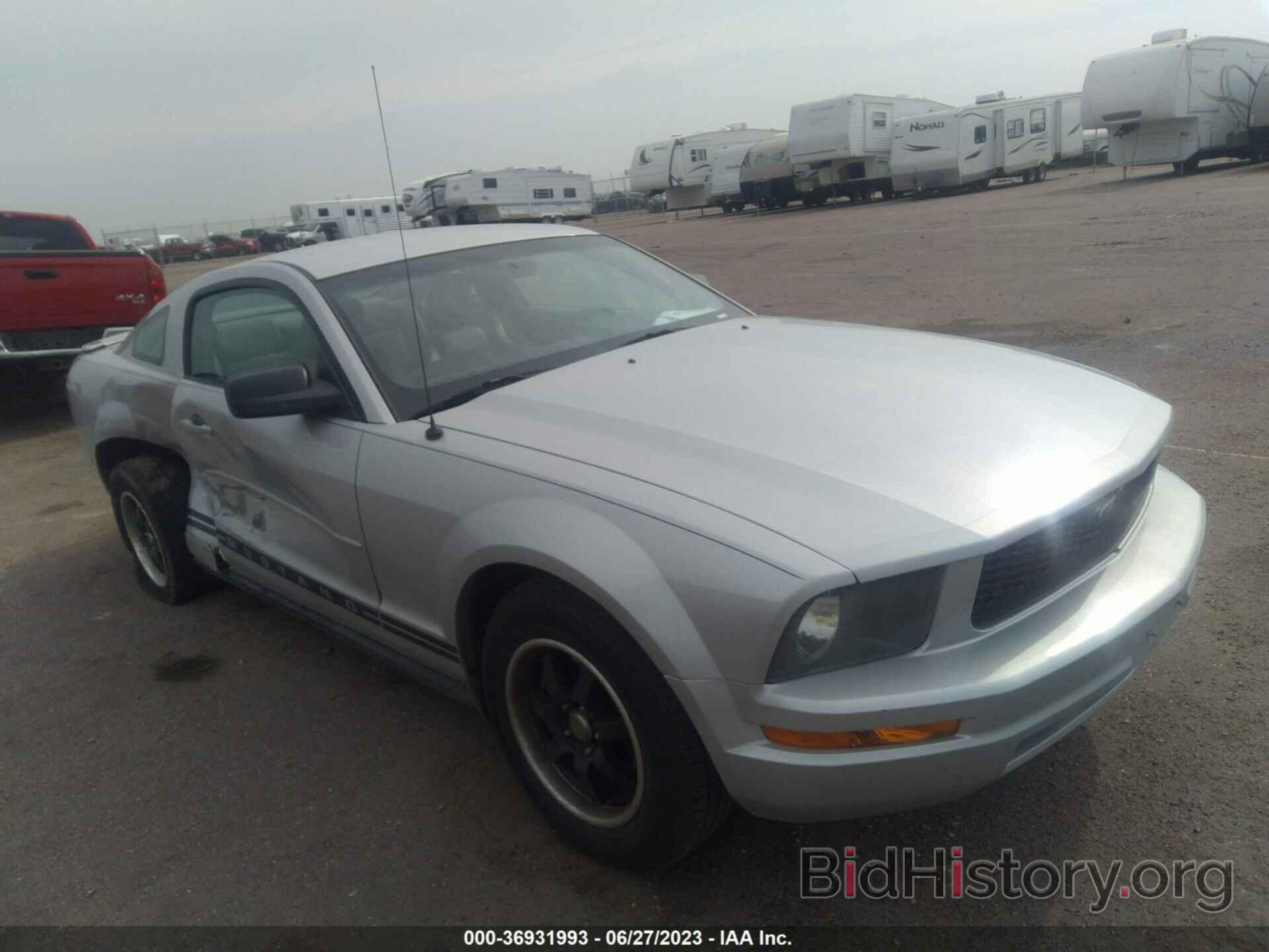 Photo 1ZVFT80N875347145 - FORD MUSTANG 2007
