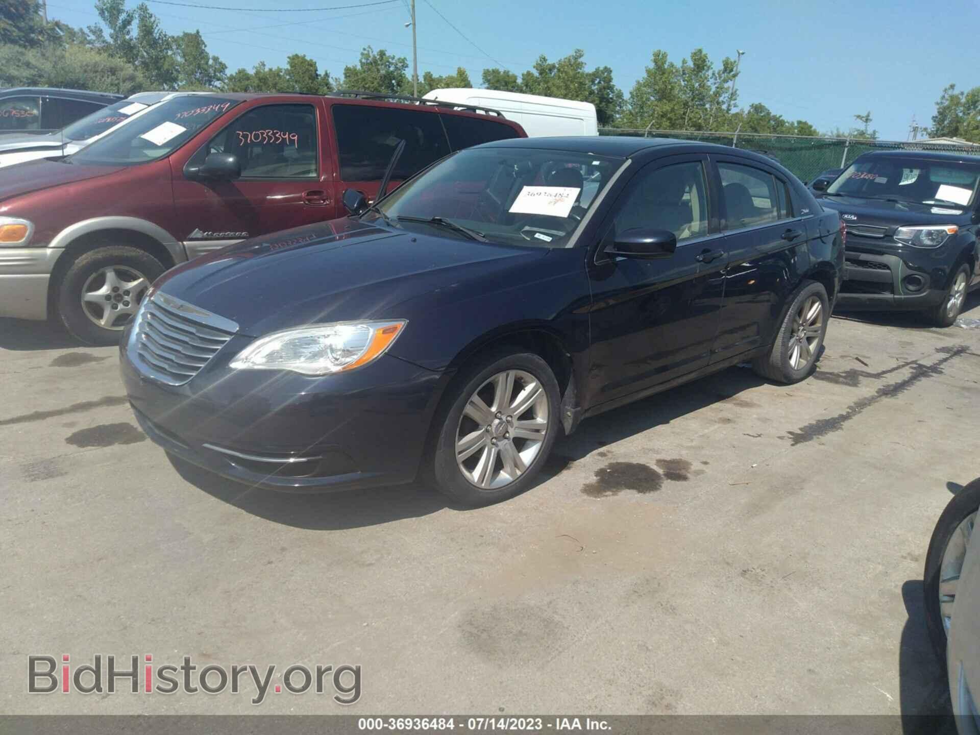 2011 CHRYSLER 200 - VIN: 1C3BC1FB9BN562245 - Фото 2