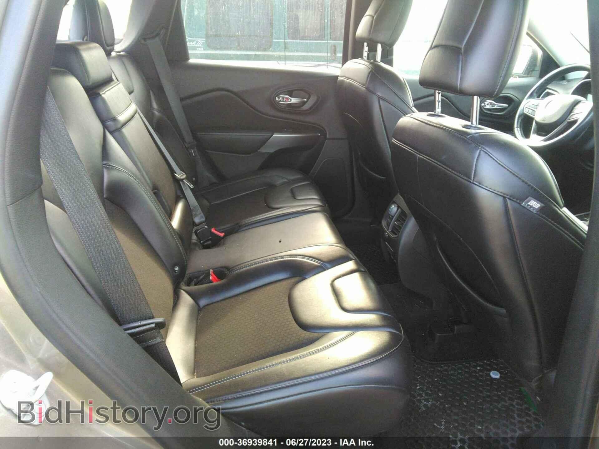 2019 JEEP CHEROKEE - VIN: 1C4PJMLX7KD119266 - Фото 8